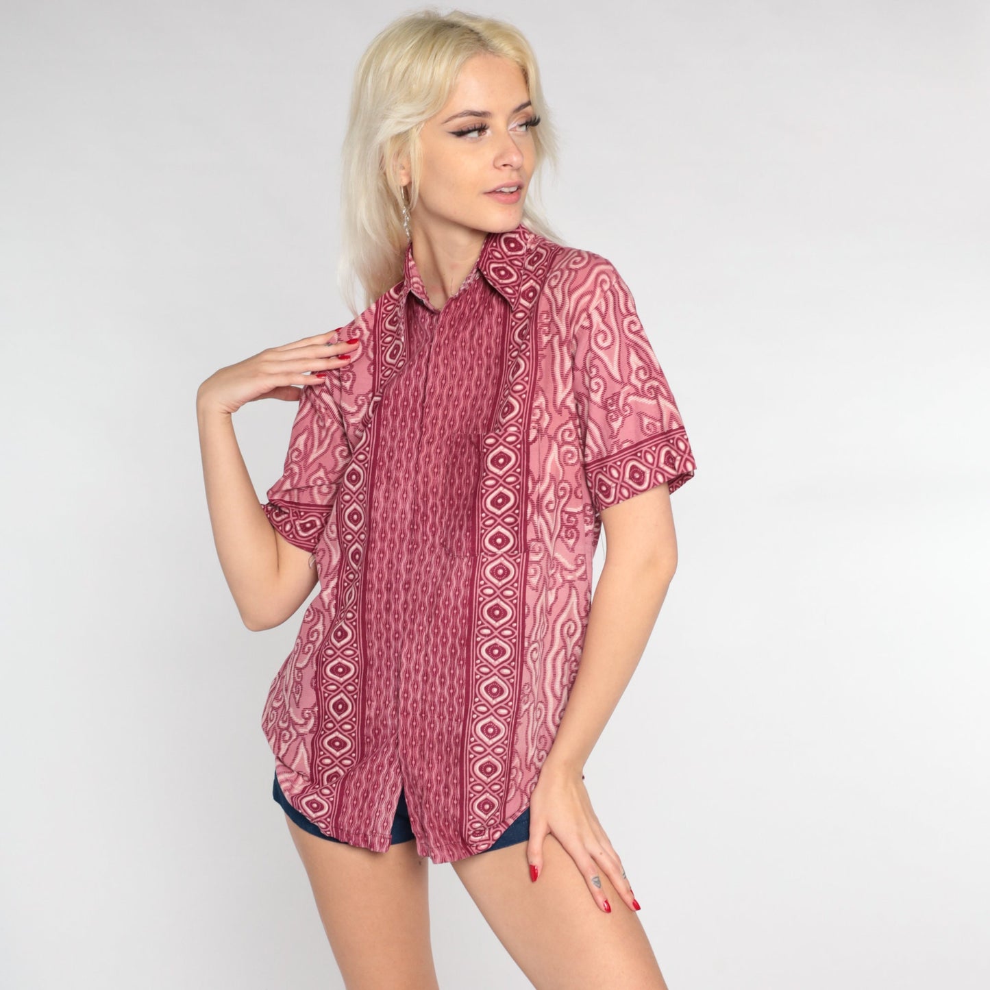 90s Red Batik Abstract Button-Up Shirt Short Sleeve Medium