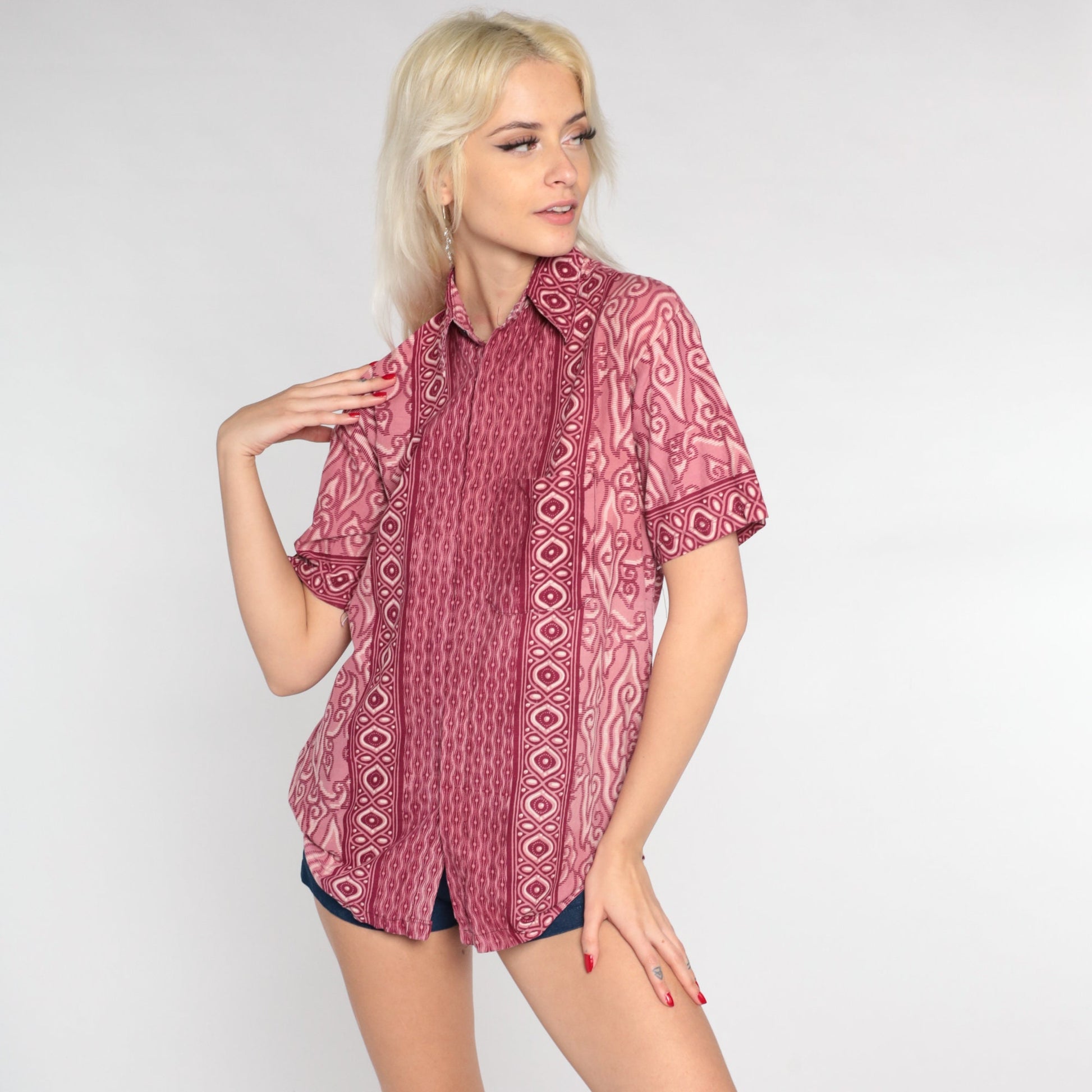 90s Red Batik Abstract Button-Up Shirt Short Sleeve Medium