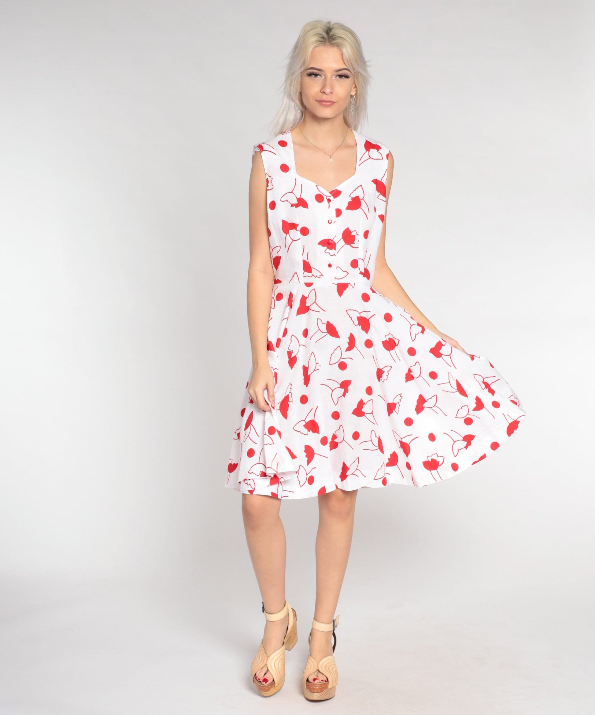 80s White Red Floral Mini Dress Queen Anne Neckline Sleeveless Small