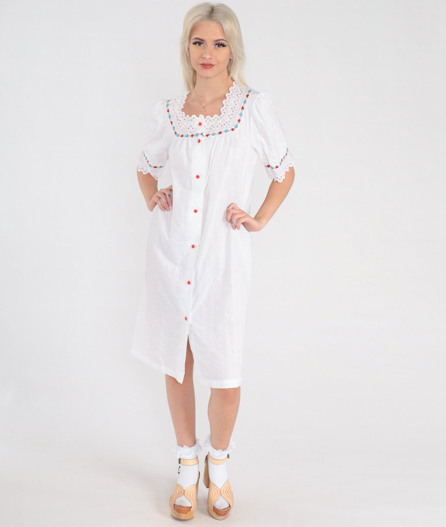 70s White Eyelet Lace Midi Lounge Dress Puff Sleeve Button Front Medium