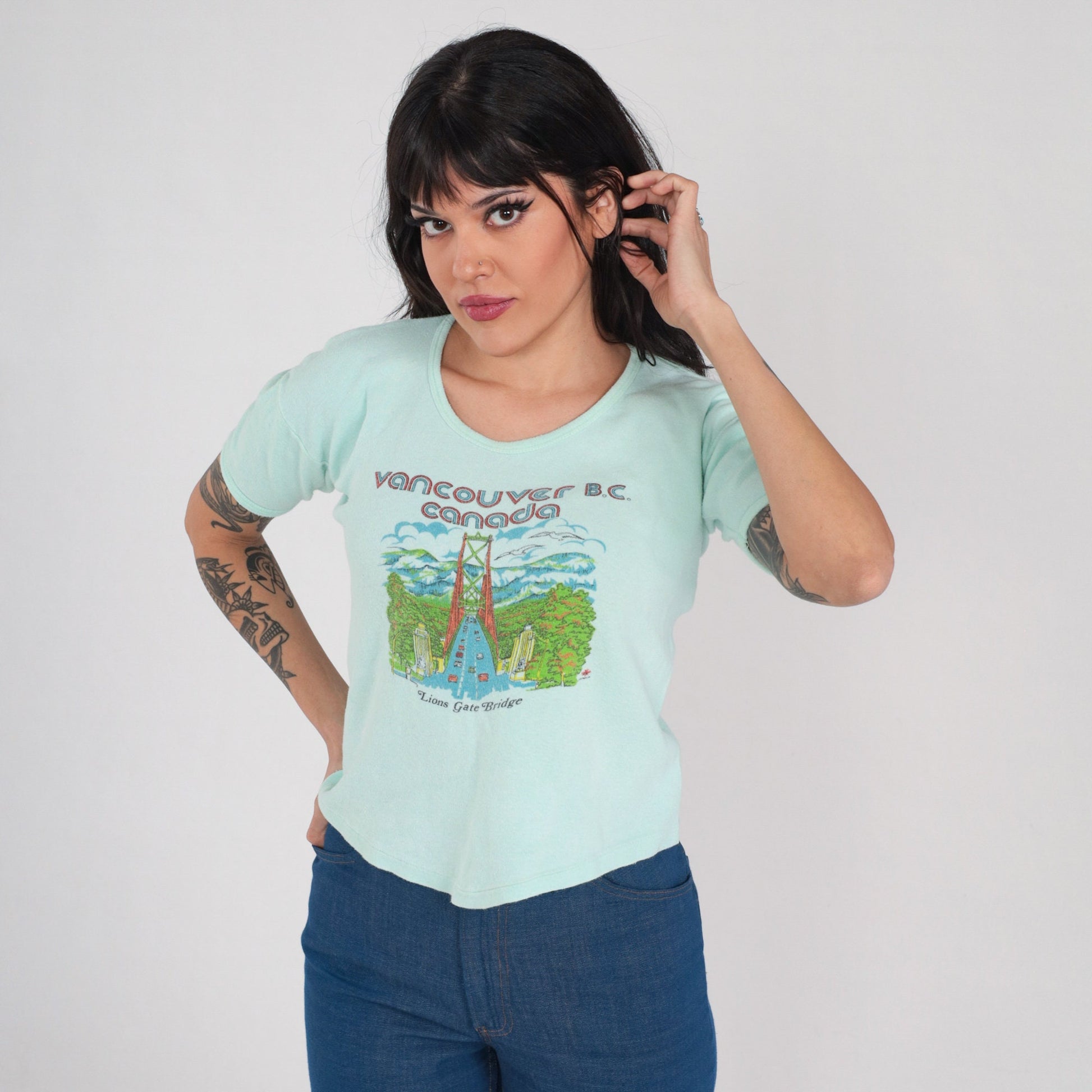 80s Vancouver BC Lions Gate Bridge Graphic T-Shirt Mint Green Single Stitch Medium