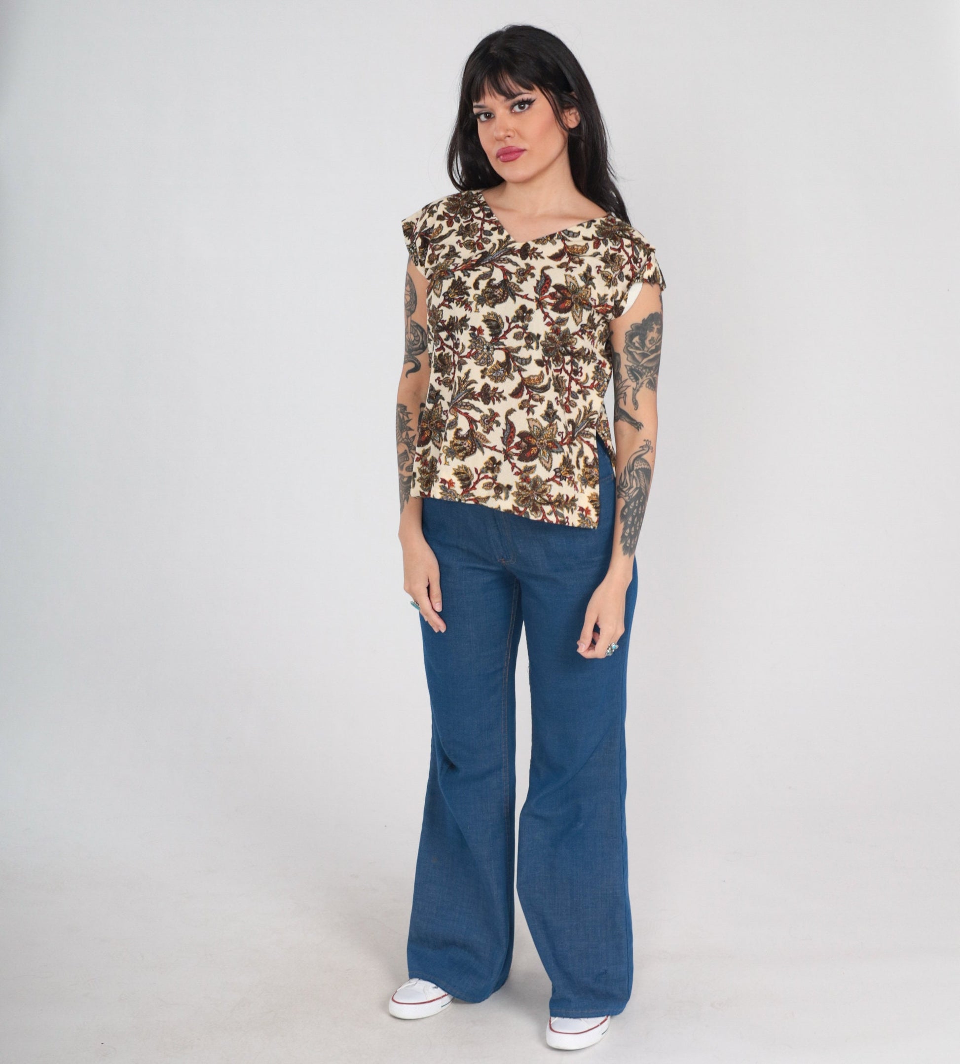 70s Paisley Floral Cap Sleeve Blouse Cream V Neck Medium