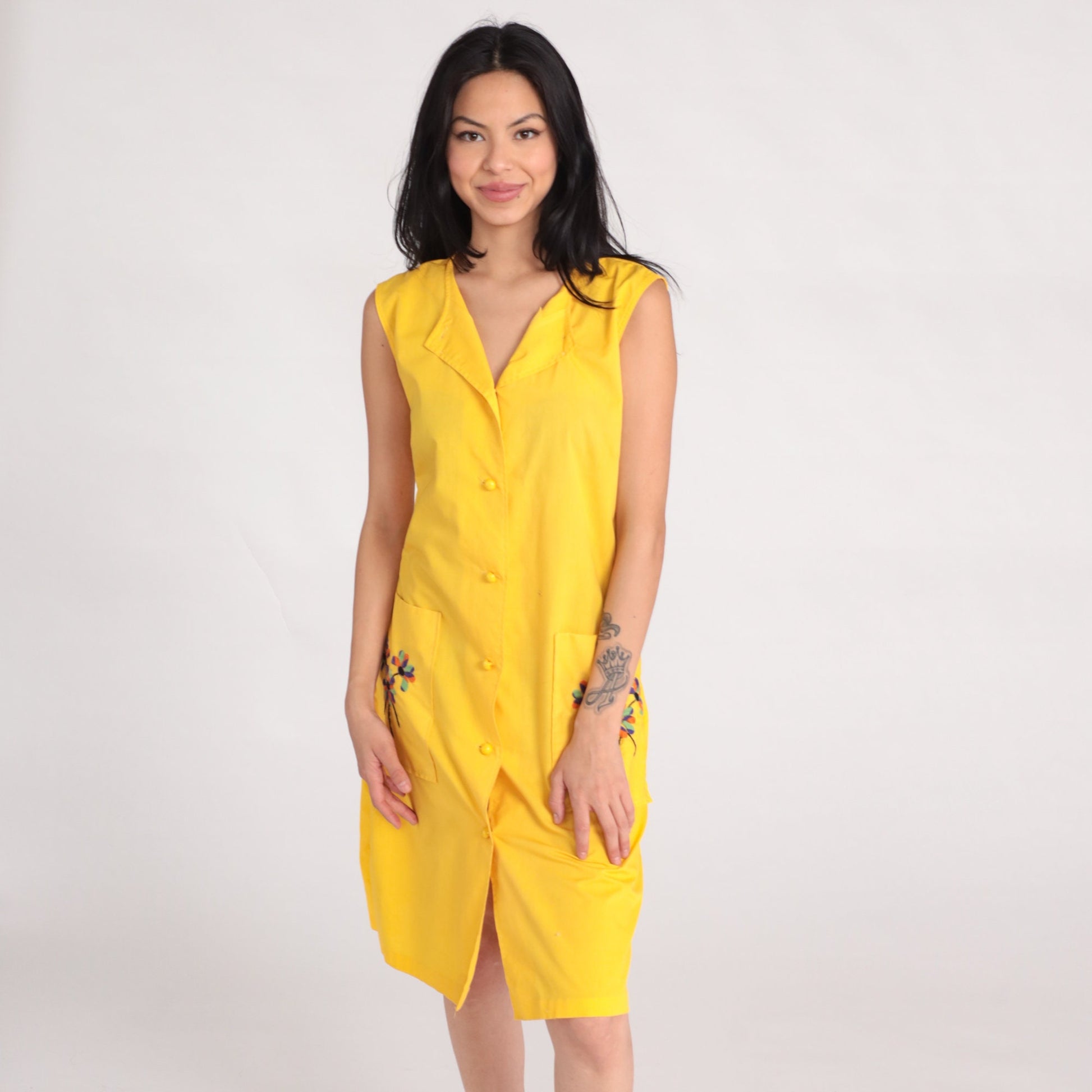 60s Yellow Floral Embroidered Shift Dress Button Front Pockets Small