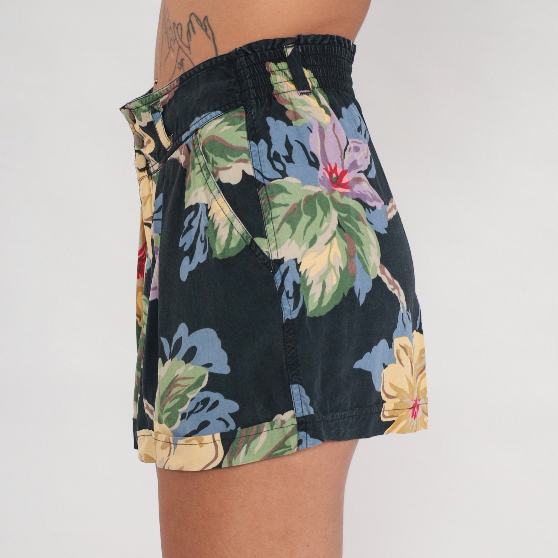 90s Lizwear Tropical Floral Pleated Shorts Black High Waist Extra Small