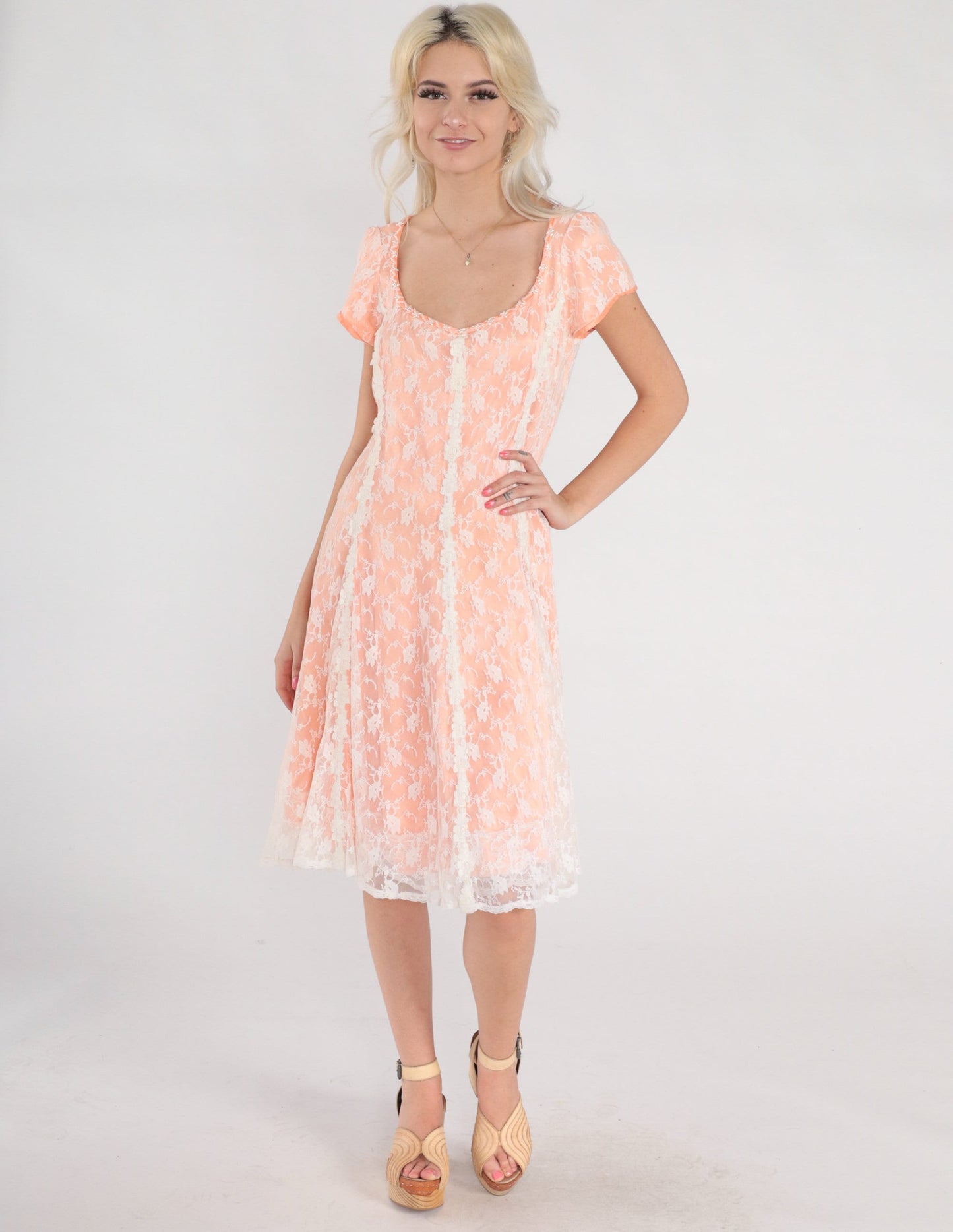 90s Peach Lace Dress White Floral Overlay Pearl Beaded Short Sleeve Knee Length Medium