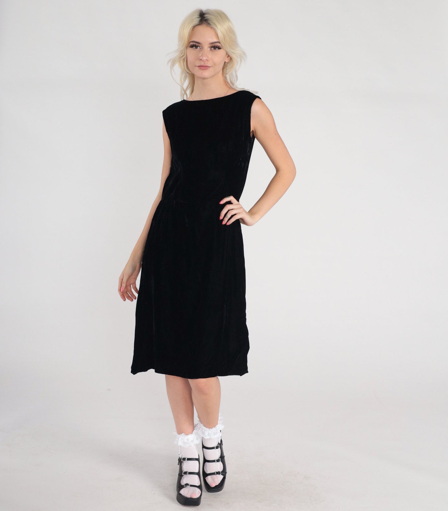 70s Black Velvet Shift Dress Low Back Sleeveless Small