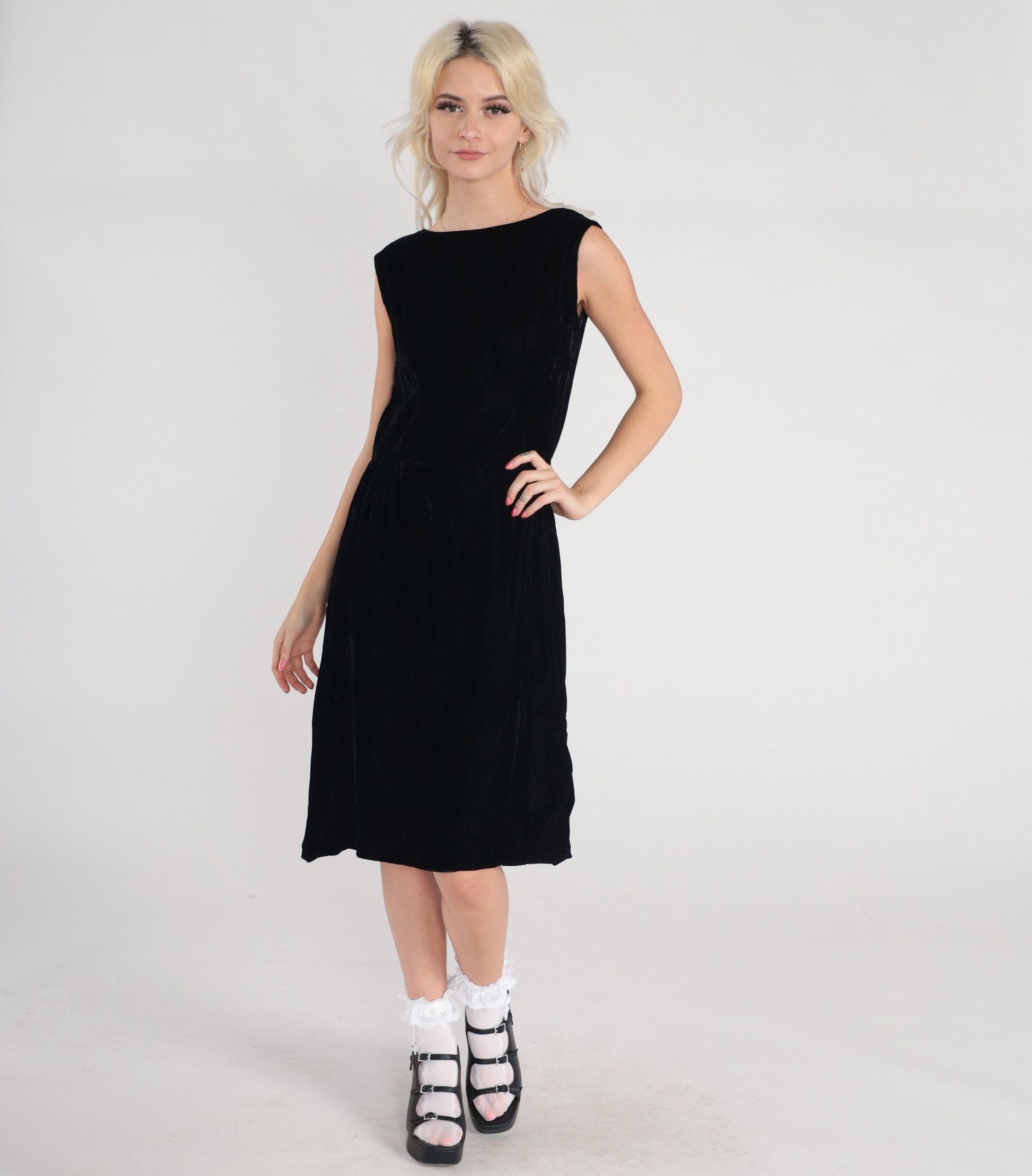 70s Black Velvet Shift Dress Low Back Sleeveless Small