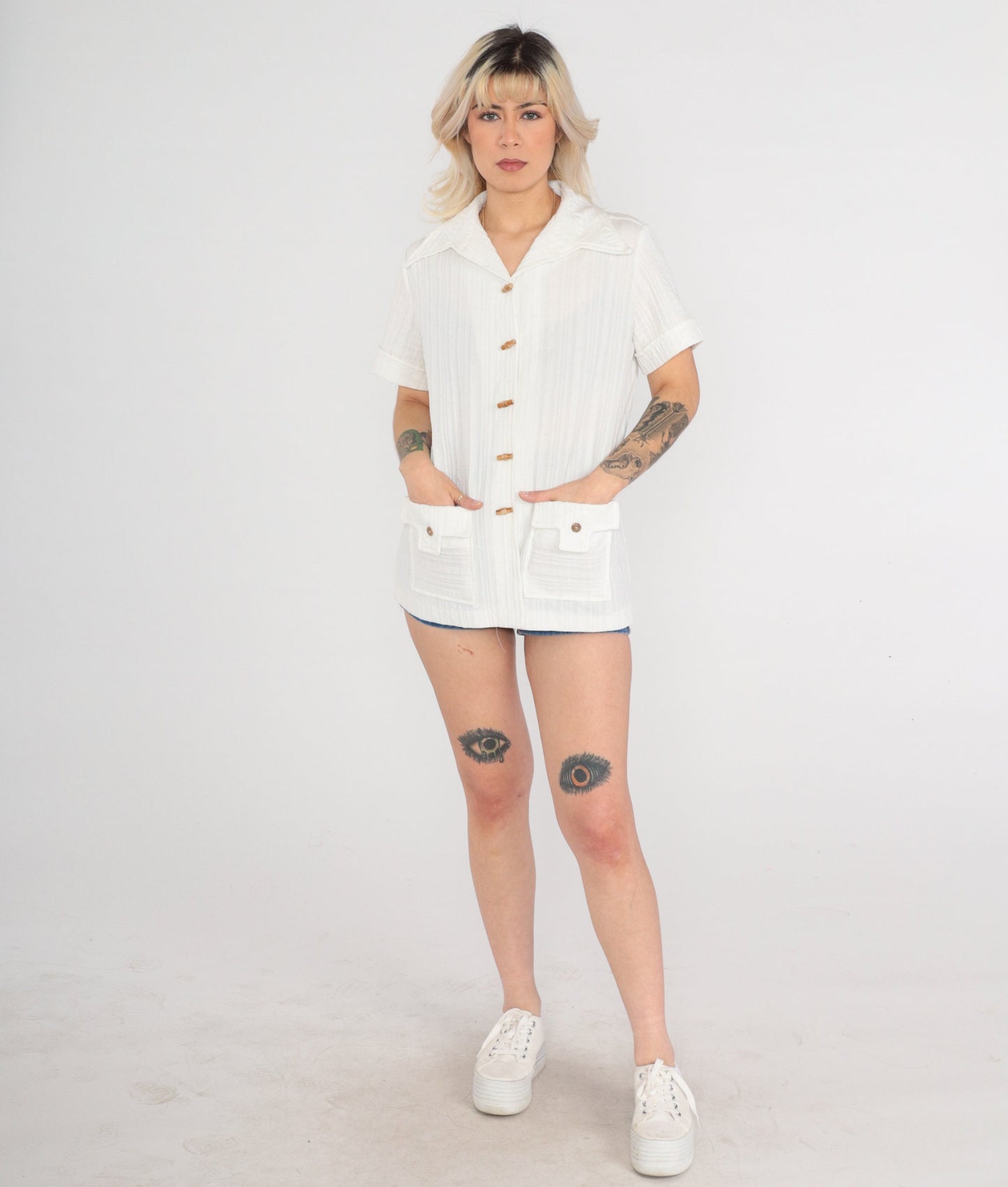 70s White Toggle Button Blouse Dagger Collar Short Sleeve Shirt Large L