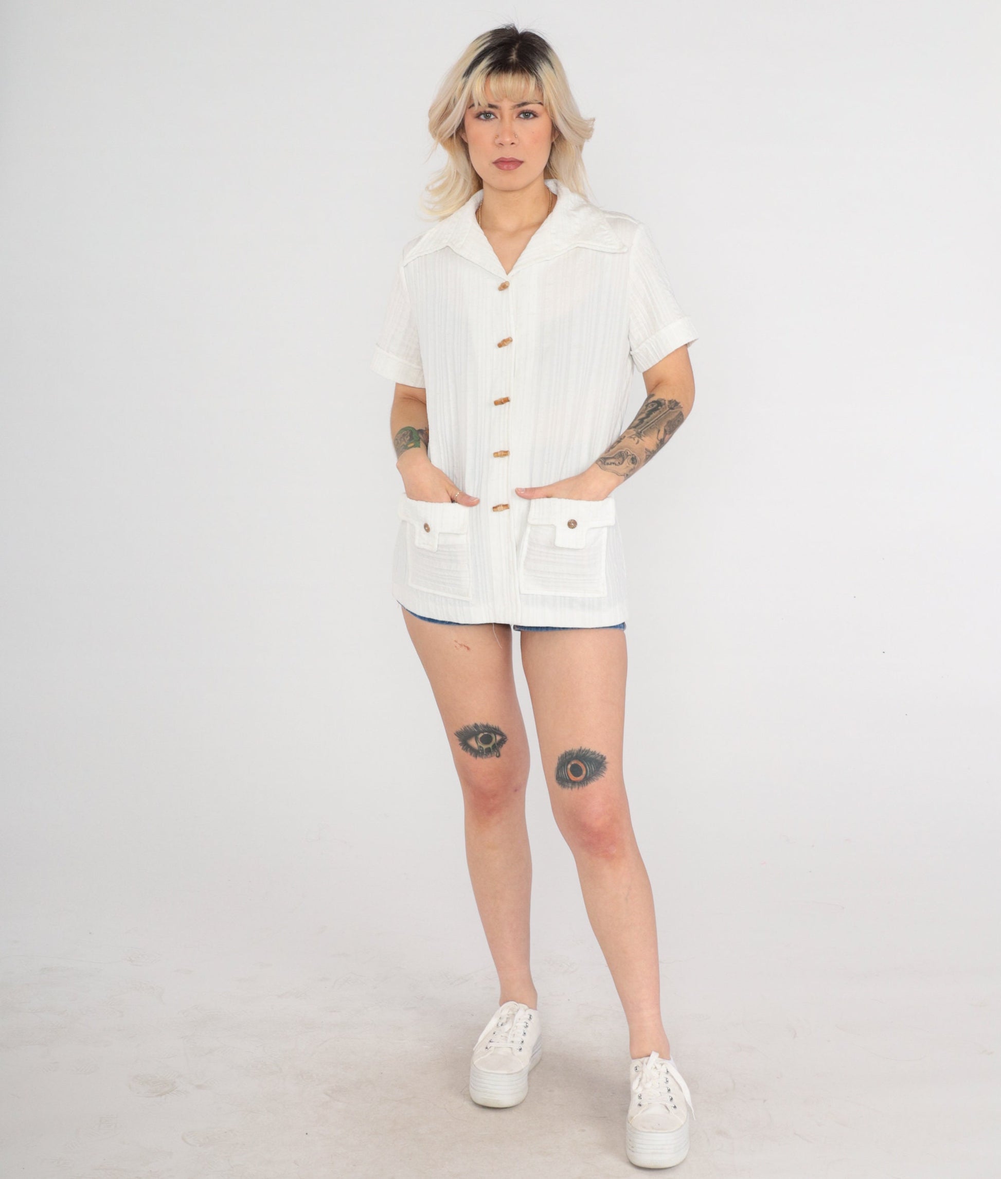 70s White Toggle Button Blouse Dagger Collar Short Sleeve Shirt Large L