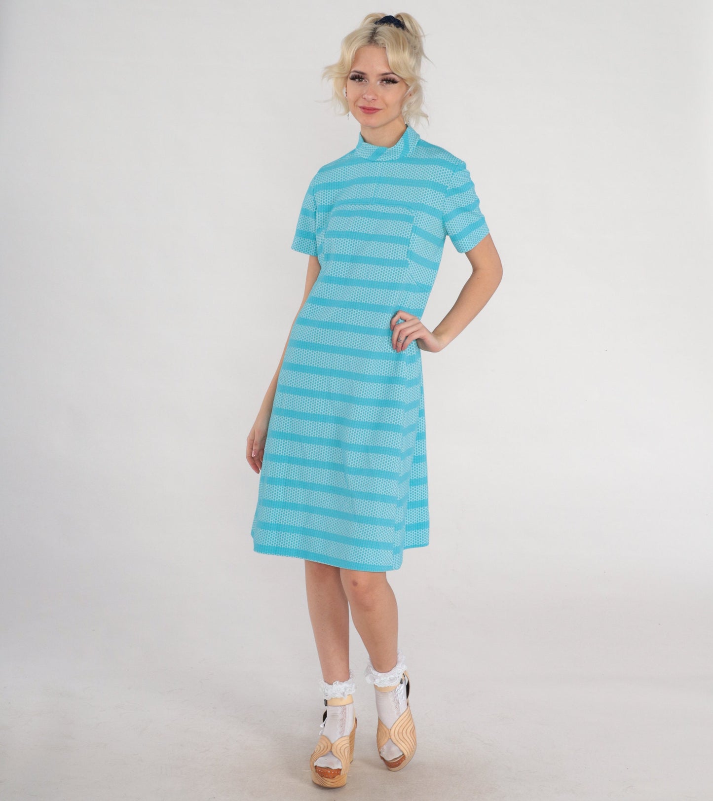 60s Mod Blue Striped Bubble Print Shift Dress Mock Neck Knee Length Small