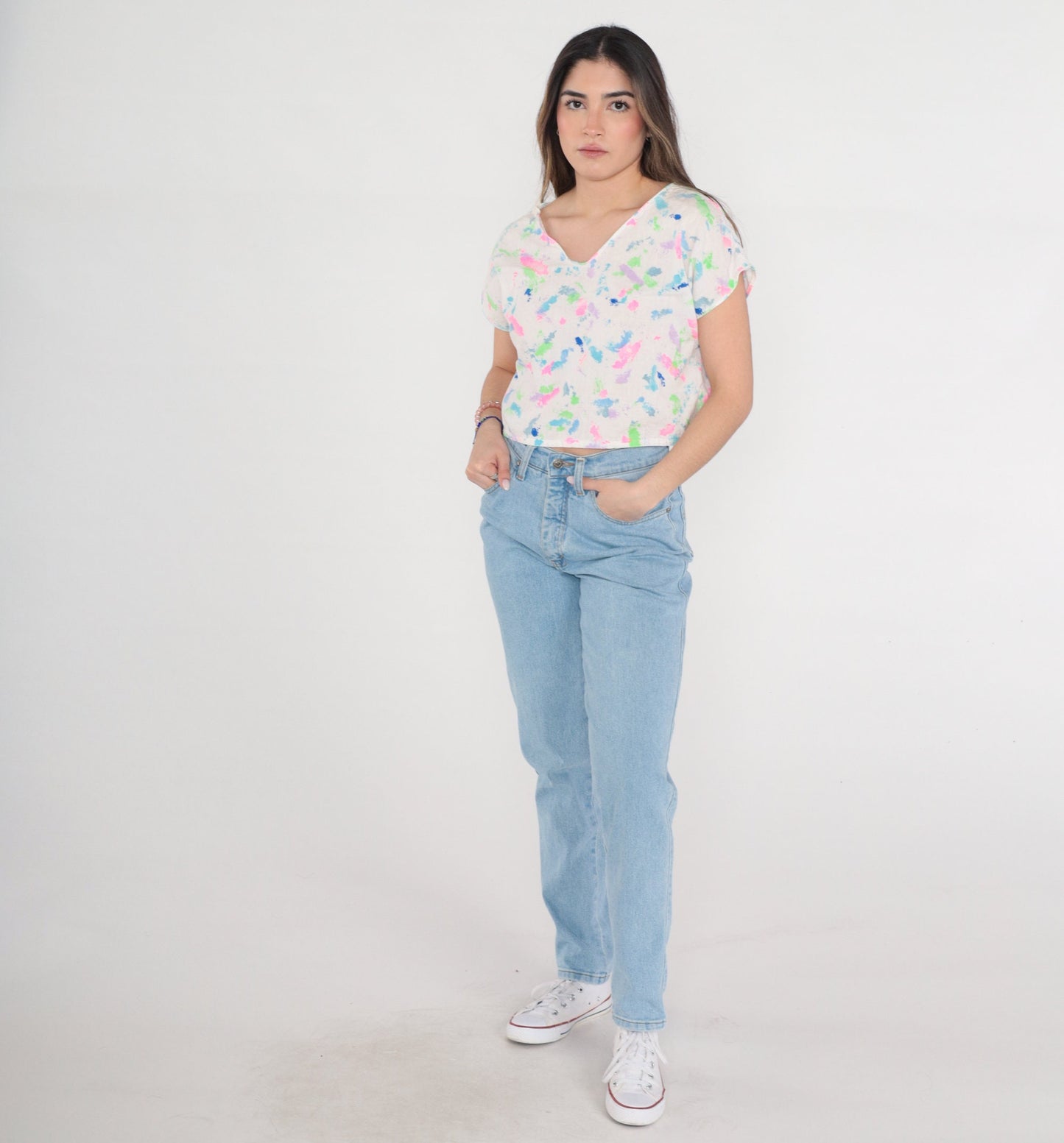 80s Paint Splatter Crop Top White Pink V-Neck Cap Sleeve Button Back Medium