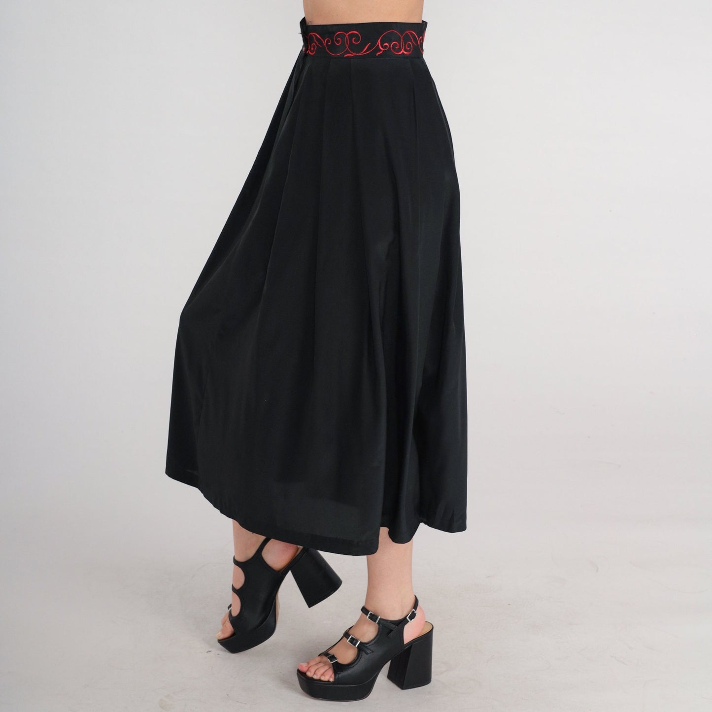 70s Black Midi Skirt High Waisted A-Line Red Embroidered Extra Small