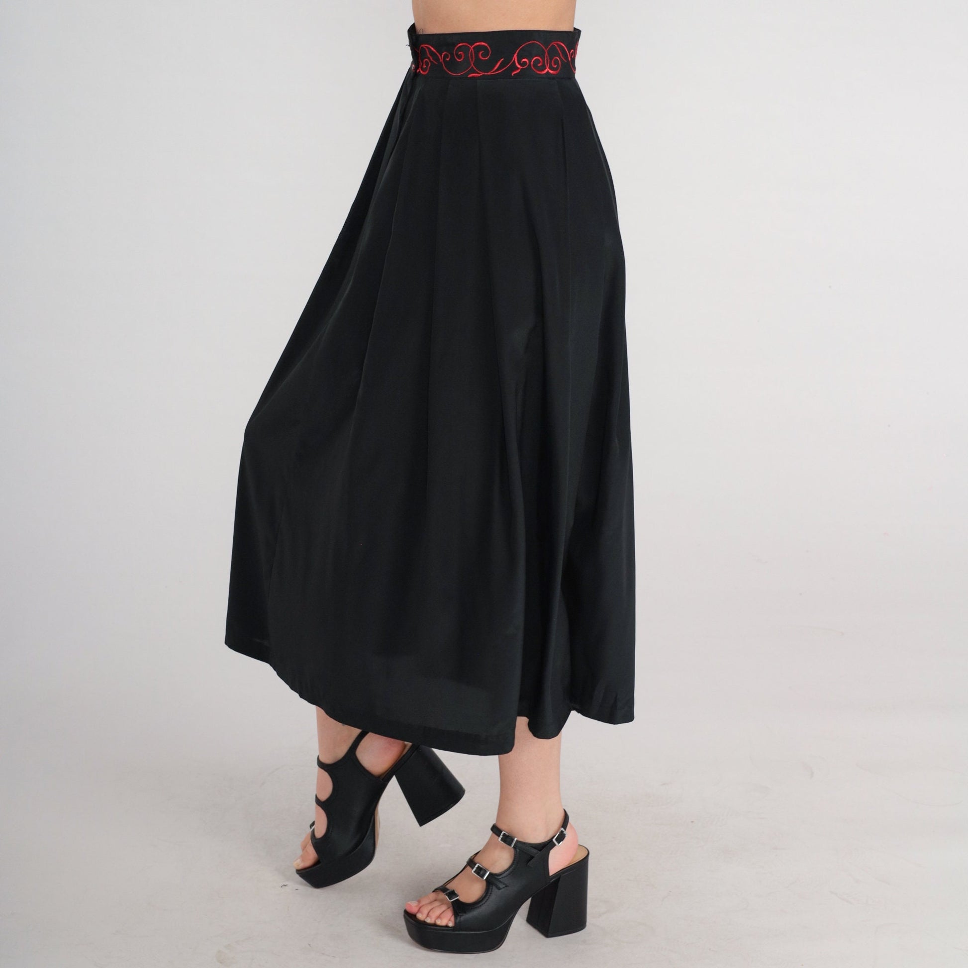70s Black Midi Skirt High Waisted A-Line Red Embroidered Extra Small