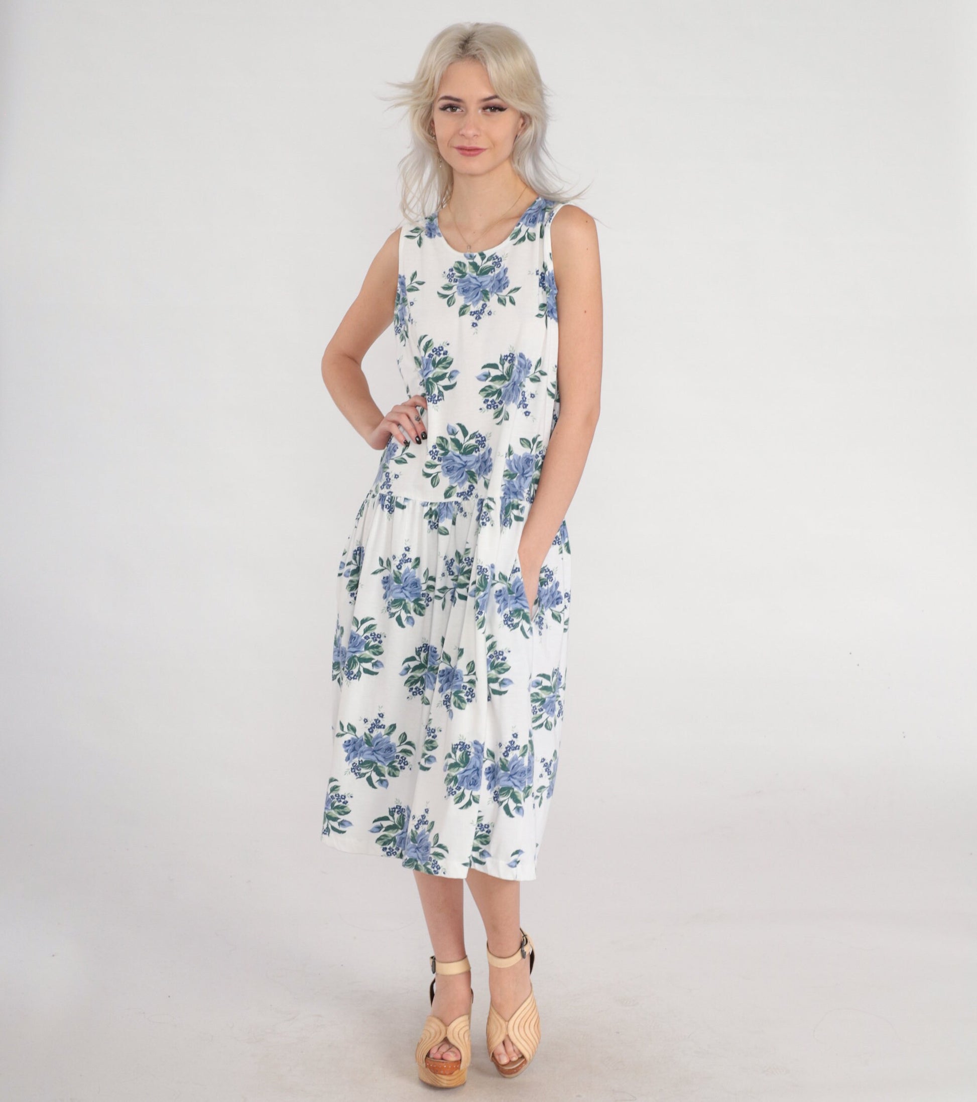 90s Floral Midi Dress White Blue Rose Print Drop Waist Sleeveless Medium