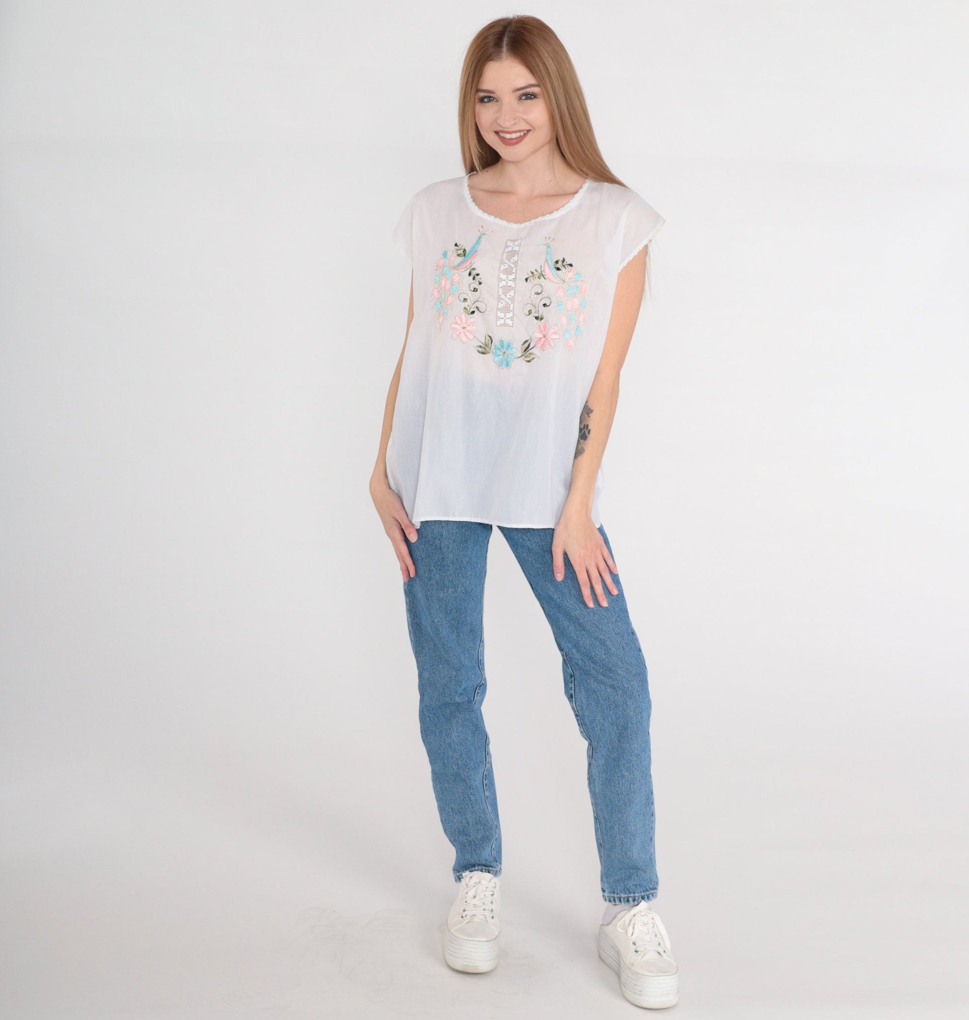 90s White Embroidered Cutwork Blouse Glittery Bird Floral Cap Sleeve Small S