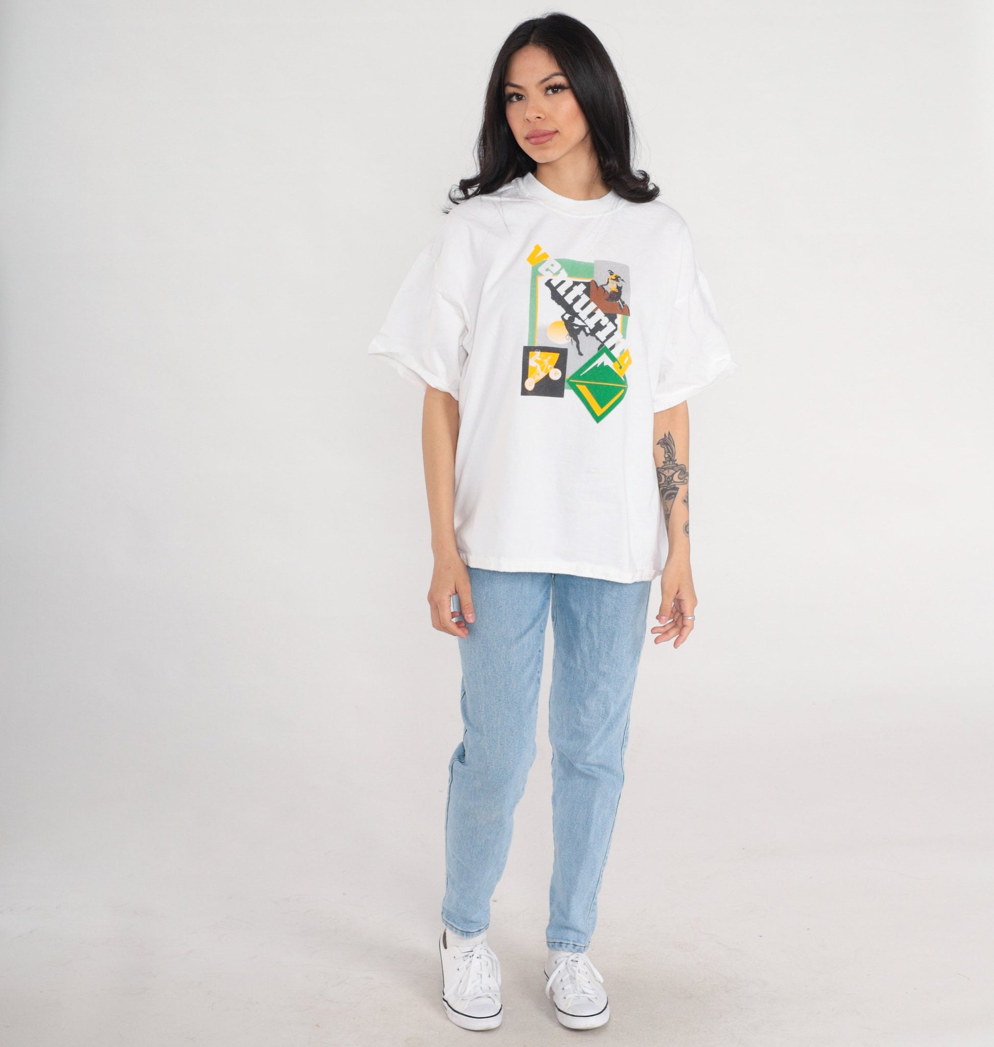 90s Venturing Graphic T-Shirt Rock Climbing Mountain Biking White Cotton XL
