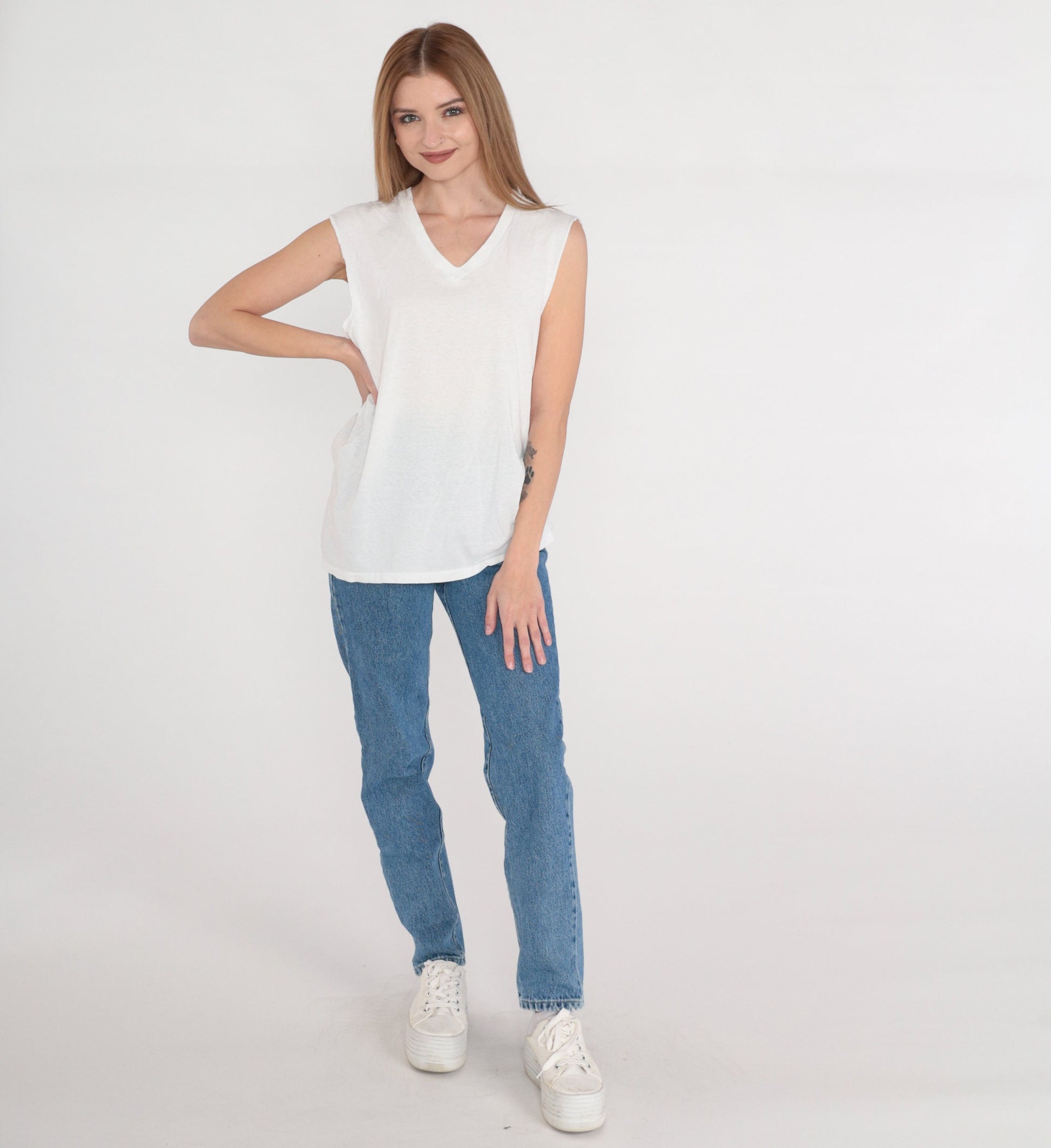80s Hanes White V-Neck T-Shirt Single Stitch Cutoff Sleeves Medium