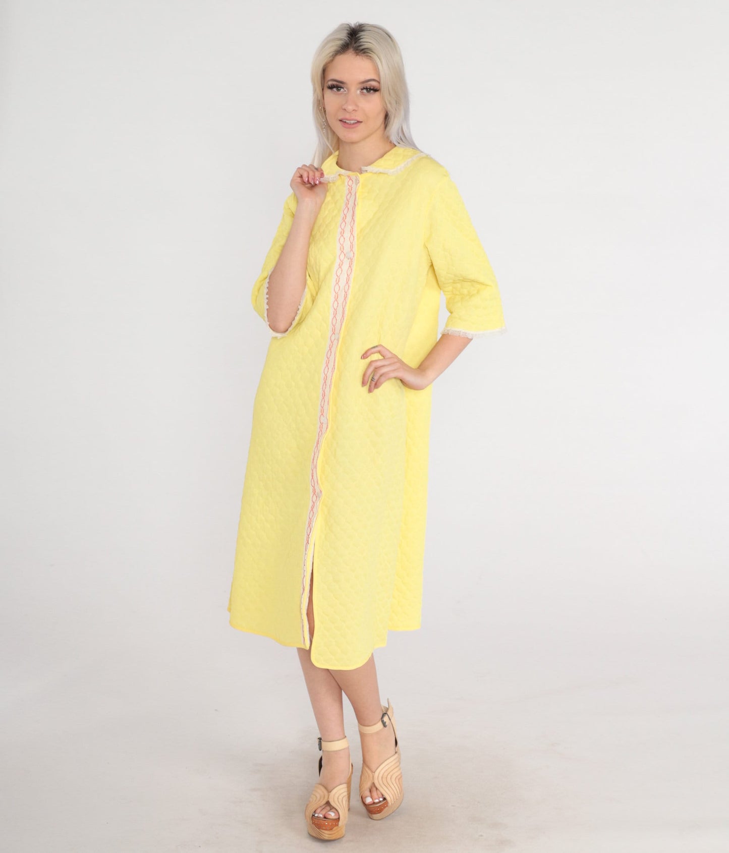 70s Yellow Quilted Nightgown Midi Peter Pan Collar Lace Trim Medium M