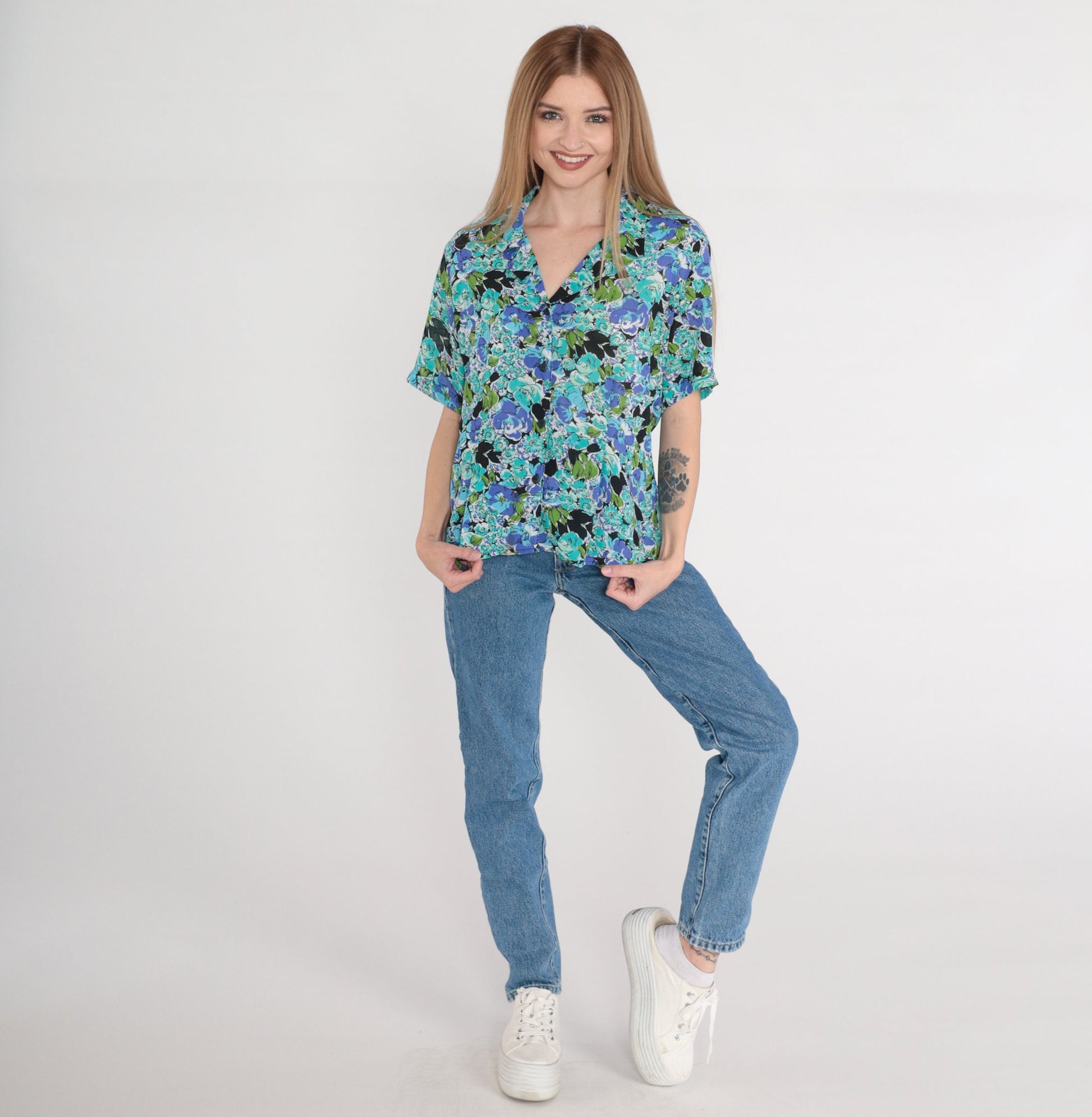 90s Blue Floral Button-Up Blouse Short Sleeve Collared Top Medium