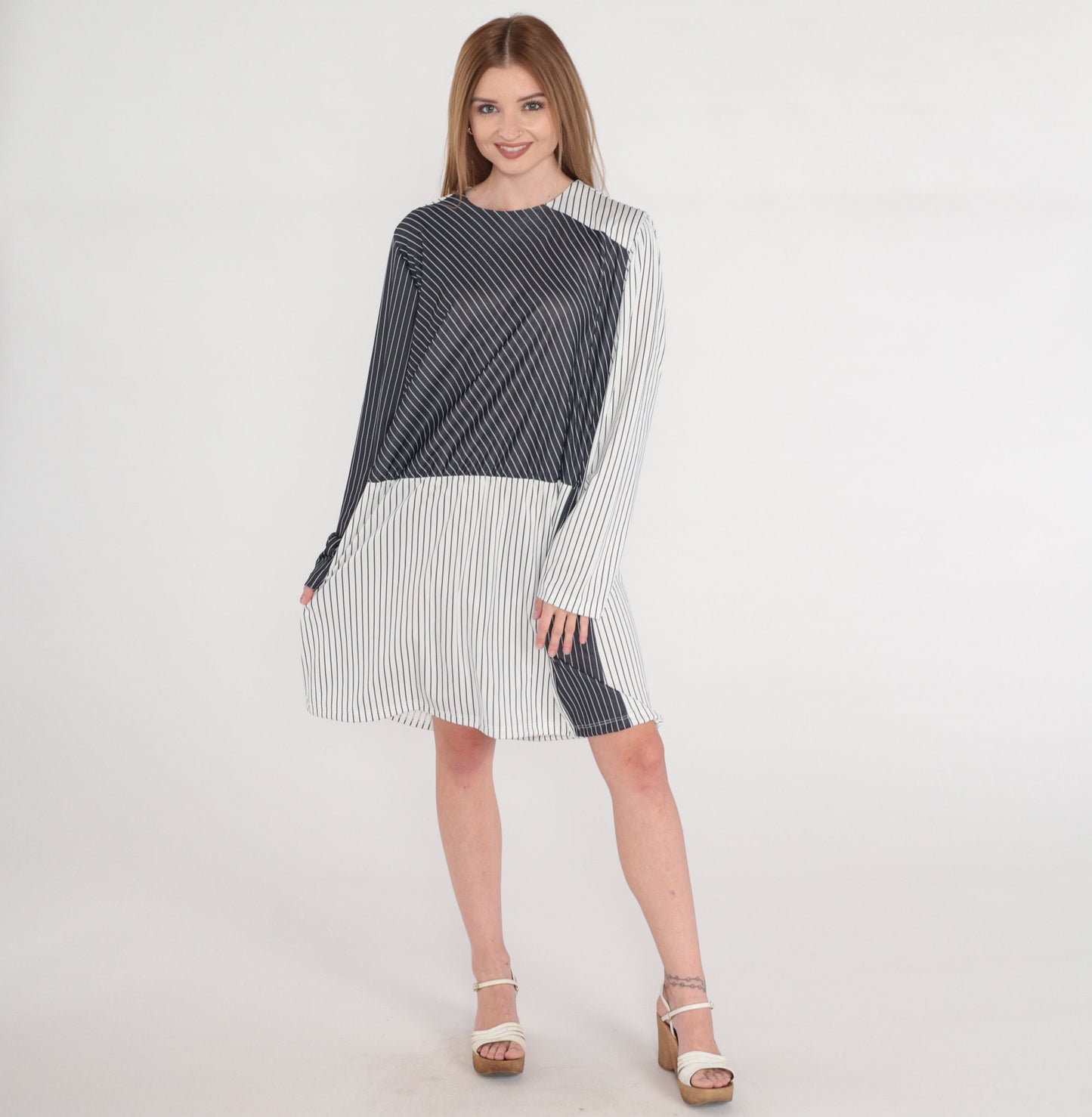 70s Black and White Striped Mini Dress Long Sleeve Shift Keyhole Back Large L