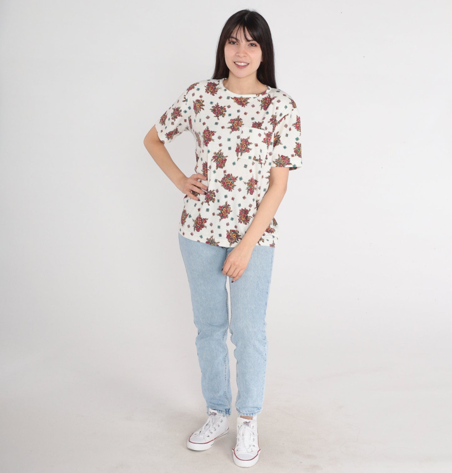 90s Floral Tile Print Pocket T-Shirt White Graphic Tee Small S