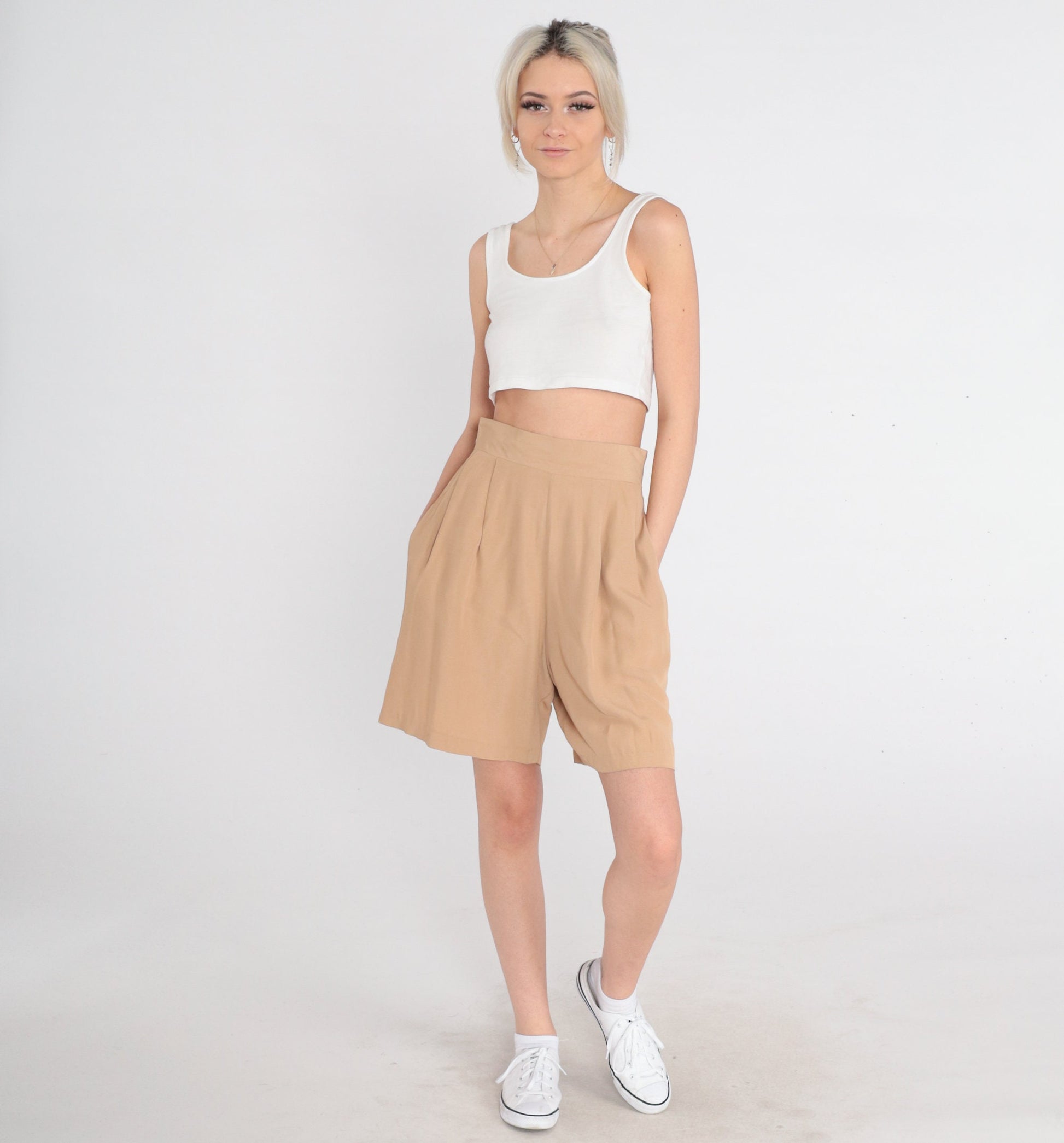 70s Tan Pleated High-Waisted Trouser Shorts Mid Length Small