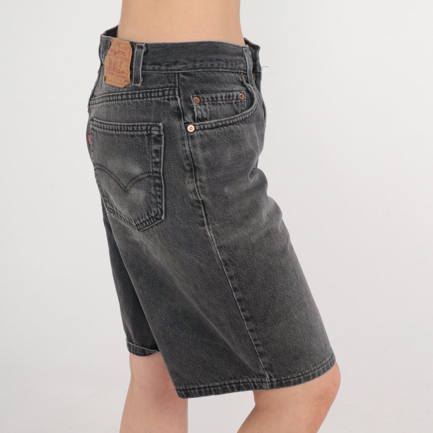 90s Levi's 550 Black Denim Shorts High Rise Knee Length 33