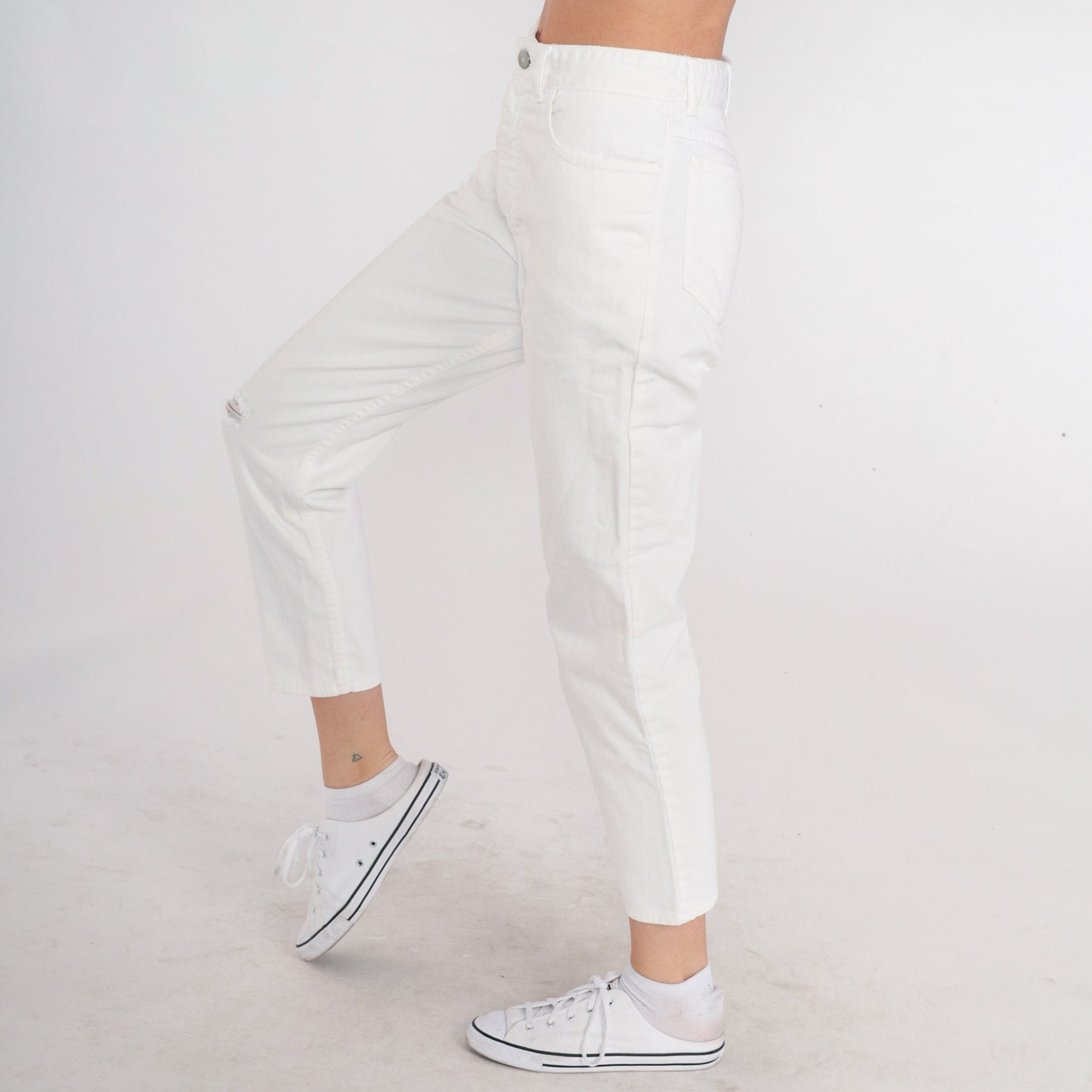 90s Guess White Denim High-Waist Mom Jeans Slim Tapered Small S