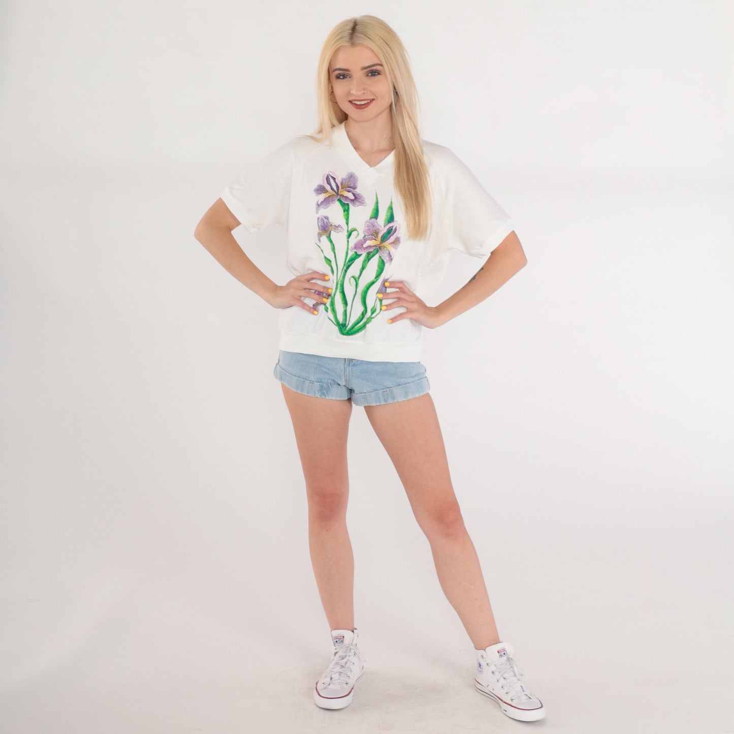 80s Iris Floral Glitter V-Neck Tee White Graphic Short Sleeve Large L