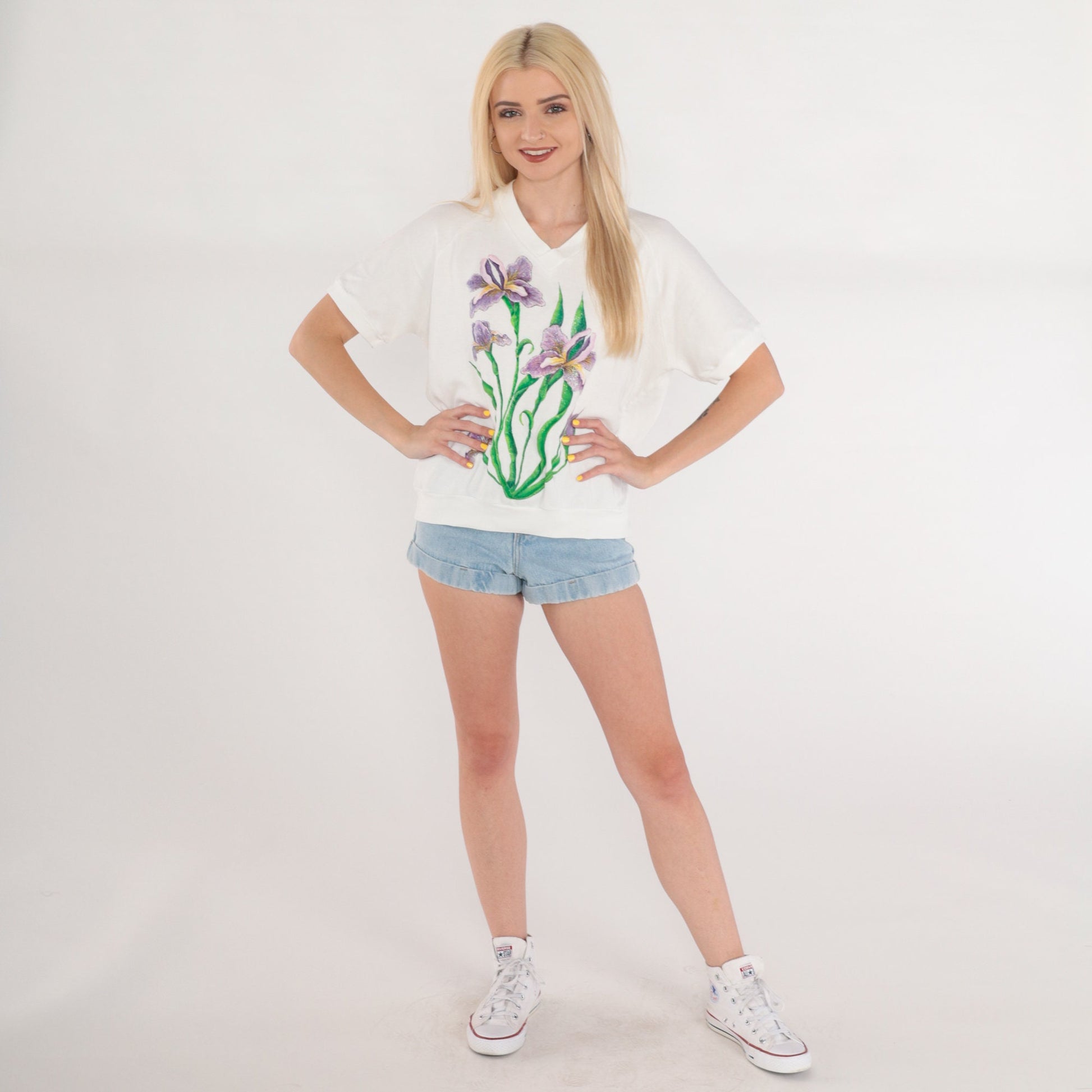 80s Iris Floral Glitter V-Neck Tee White Graphic Short Sleeve Large L