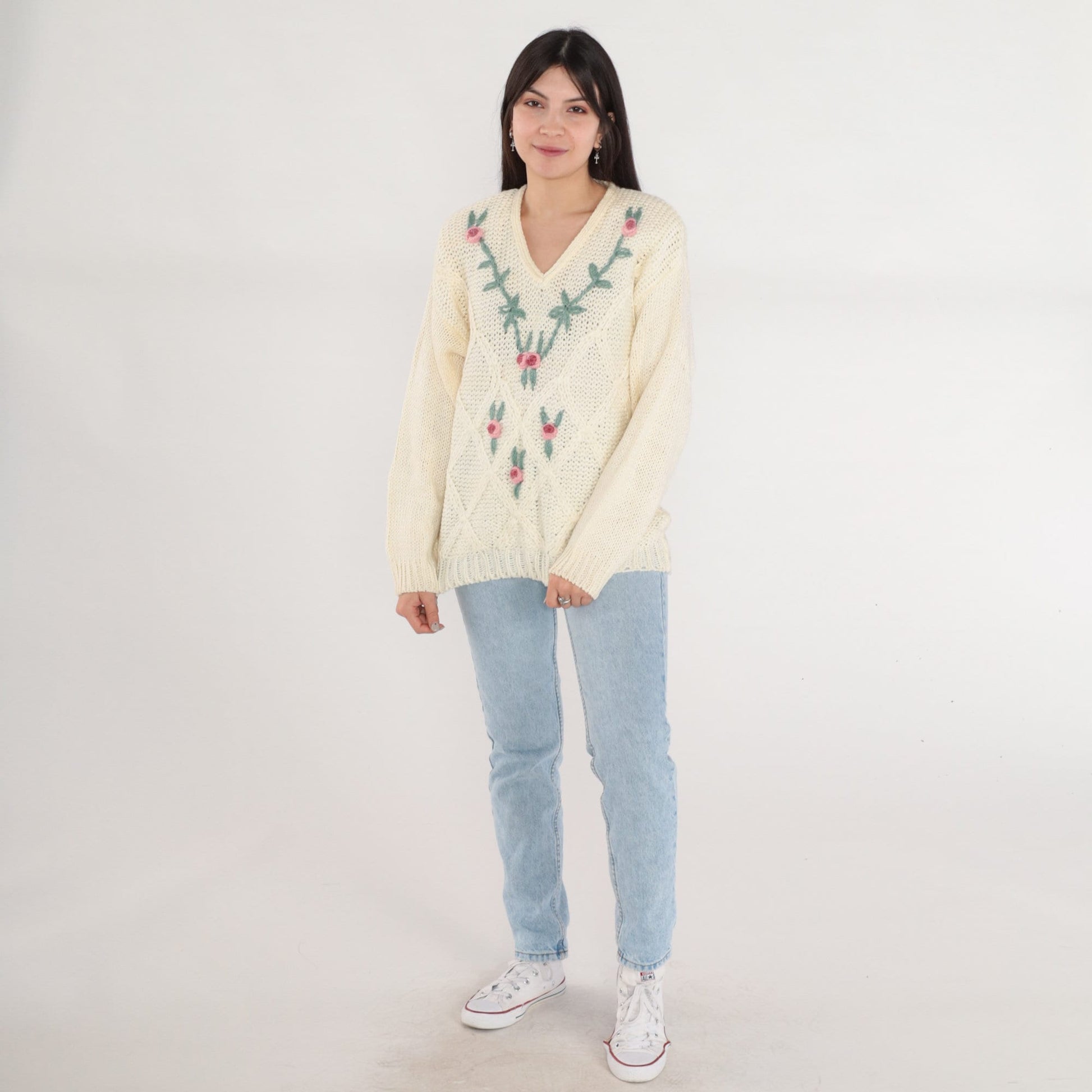 90s Cream Cable Knit Sweater V-Neck Floral Embroidered Pullover Medium