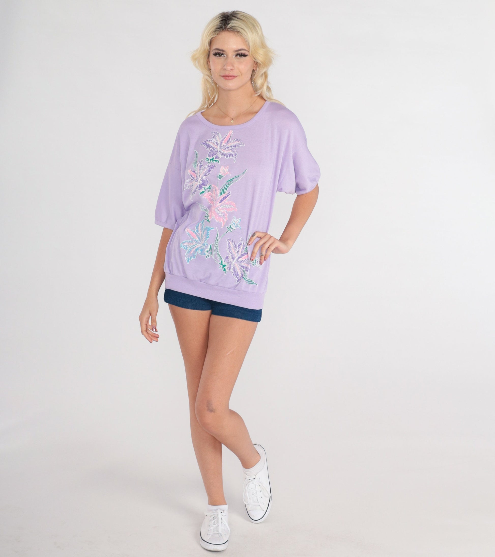 80s Purple Floral Painted Lily Graphic Tee Banded Hem Short Sleeve Medium