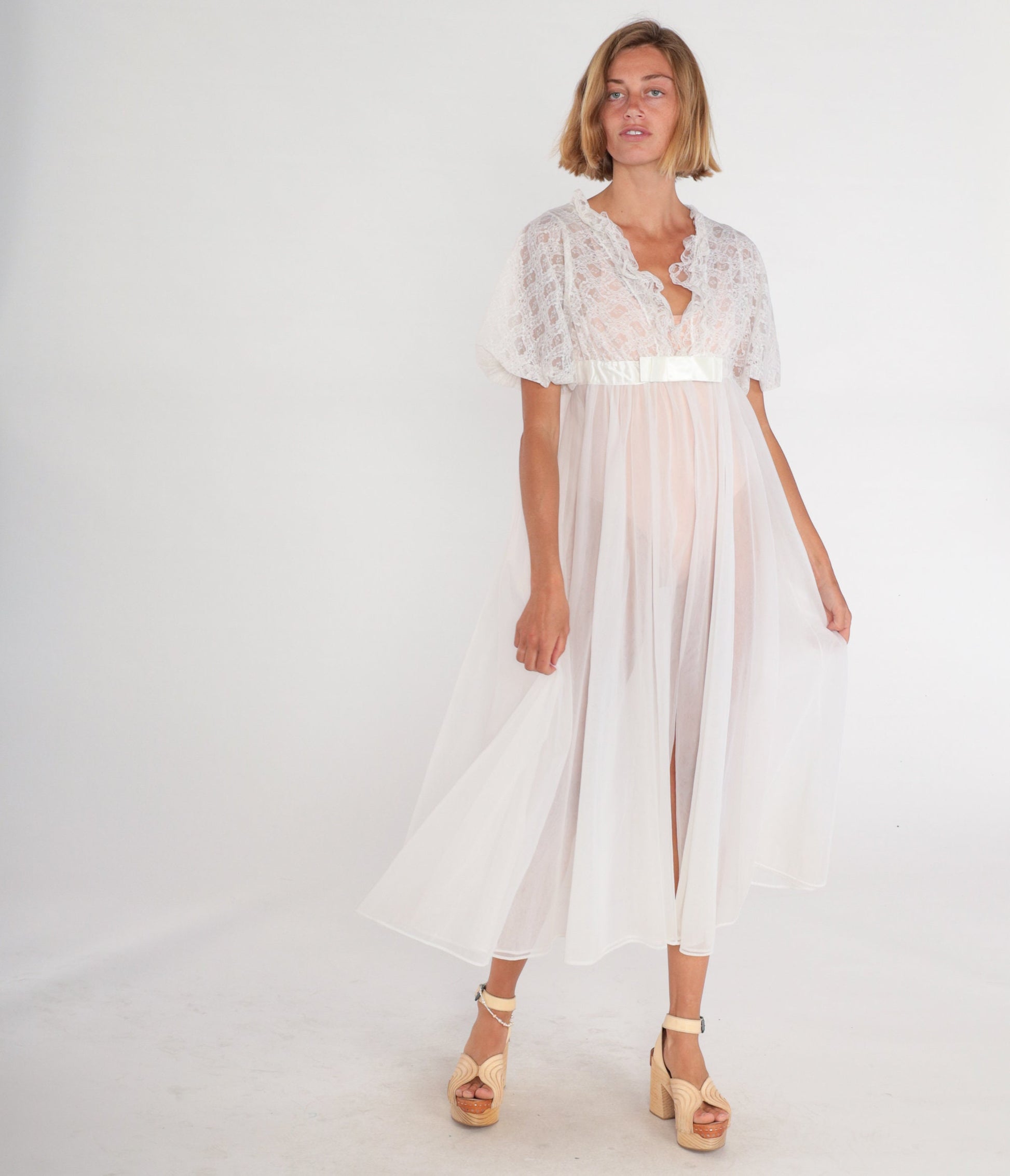 70s White Lace Peignoir Robe Midi Nightie Open Front Small S