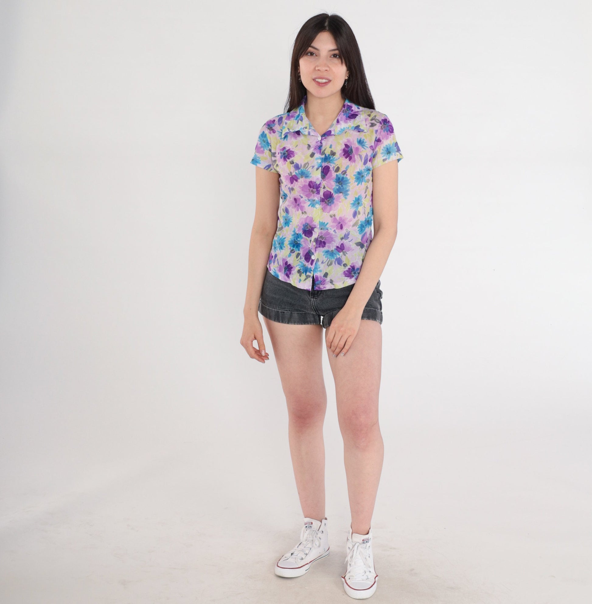 90s Floral Button Up Blouse Lavender Purple Watercolor Print Short Sleeve Small