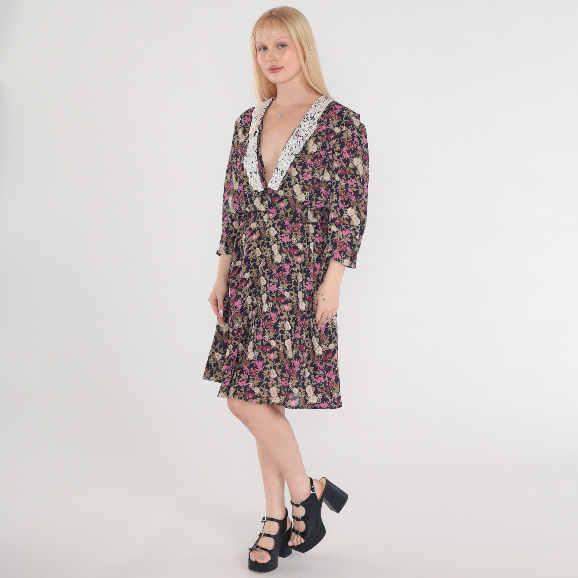 80s Floral Day Dress Navy Purple Print Lace Trim V-Neck Knee Length Medium