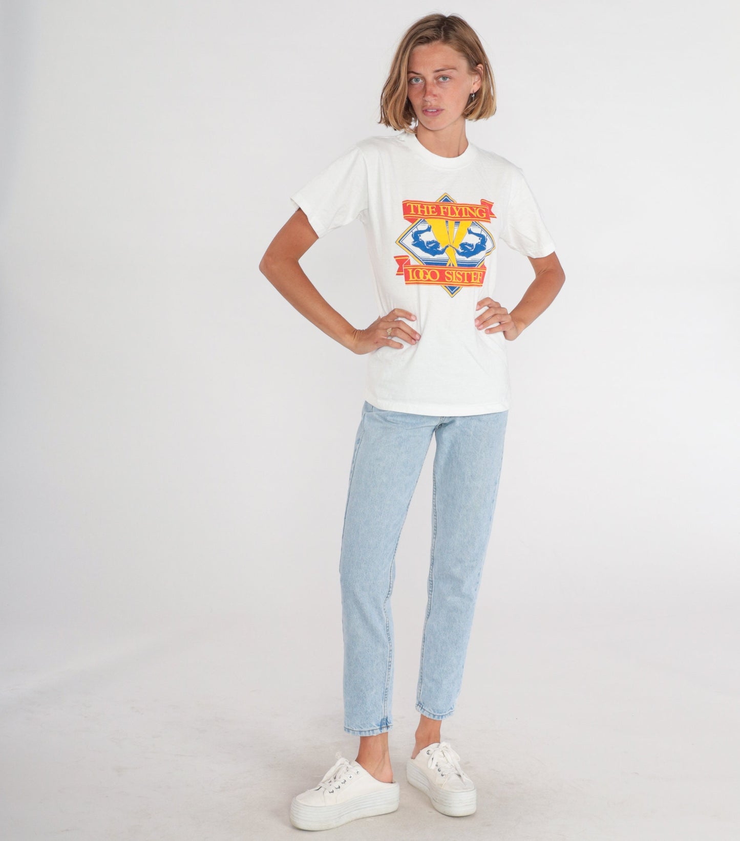 90s The Flying Logo Sisters Circus Graphic T-Shirt White Single Stitch Small