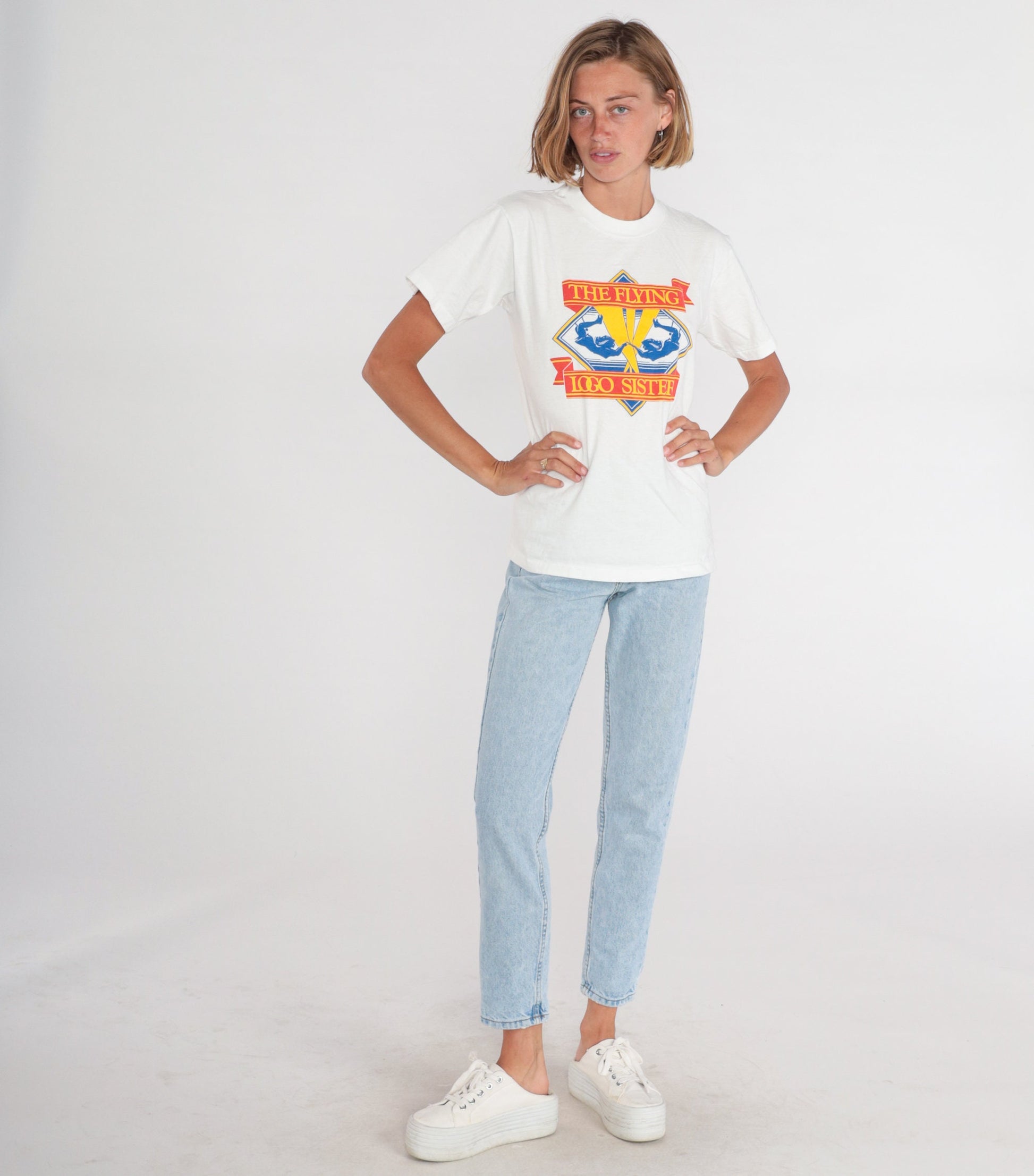 90s The Flying Logo Sisters Circus Graphic T-Shirt White Single Stitch Small