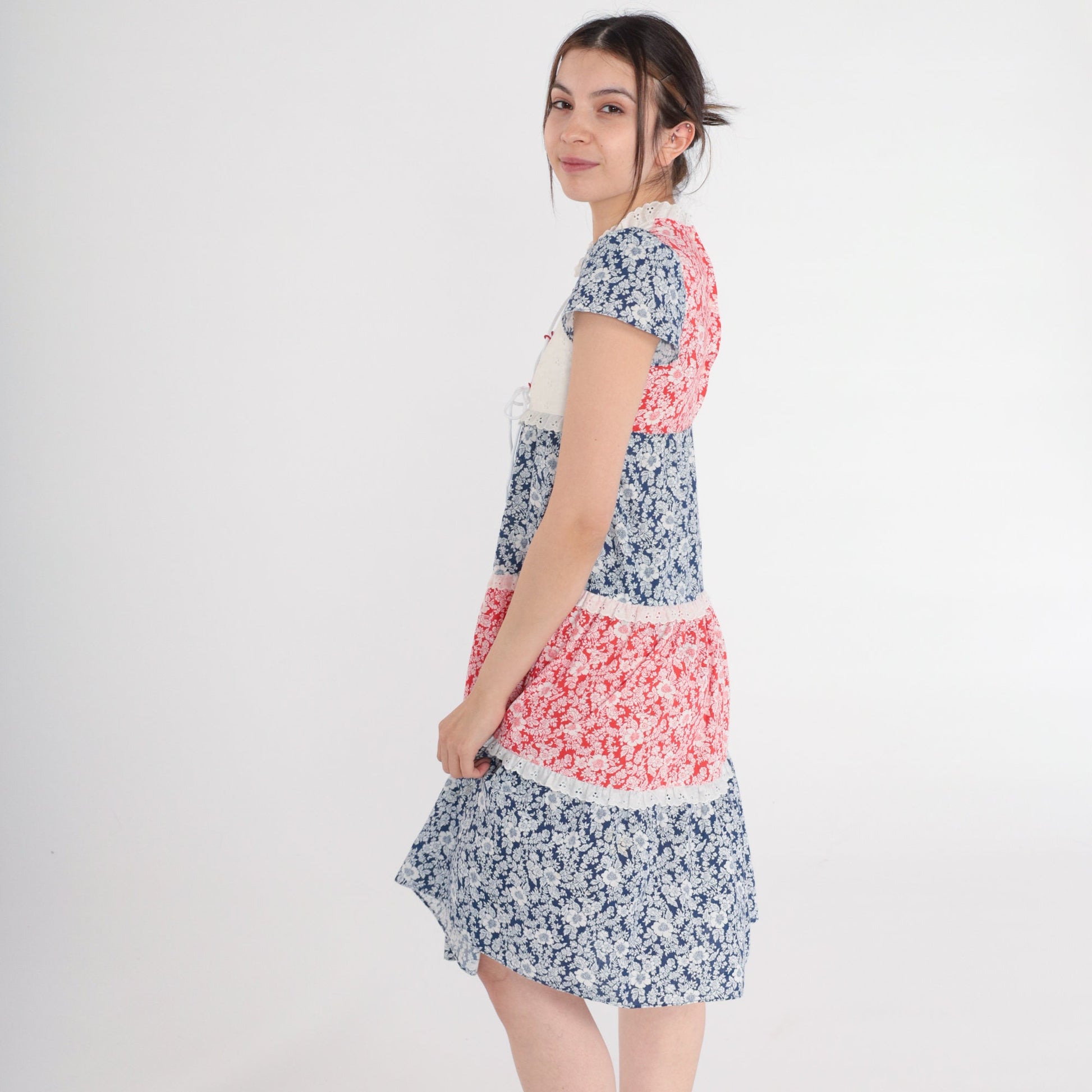 70s Floral Tiered Mini Dress Puff Sleeve White Eyelet Lace-Up Red Blue Petite XXS