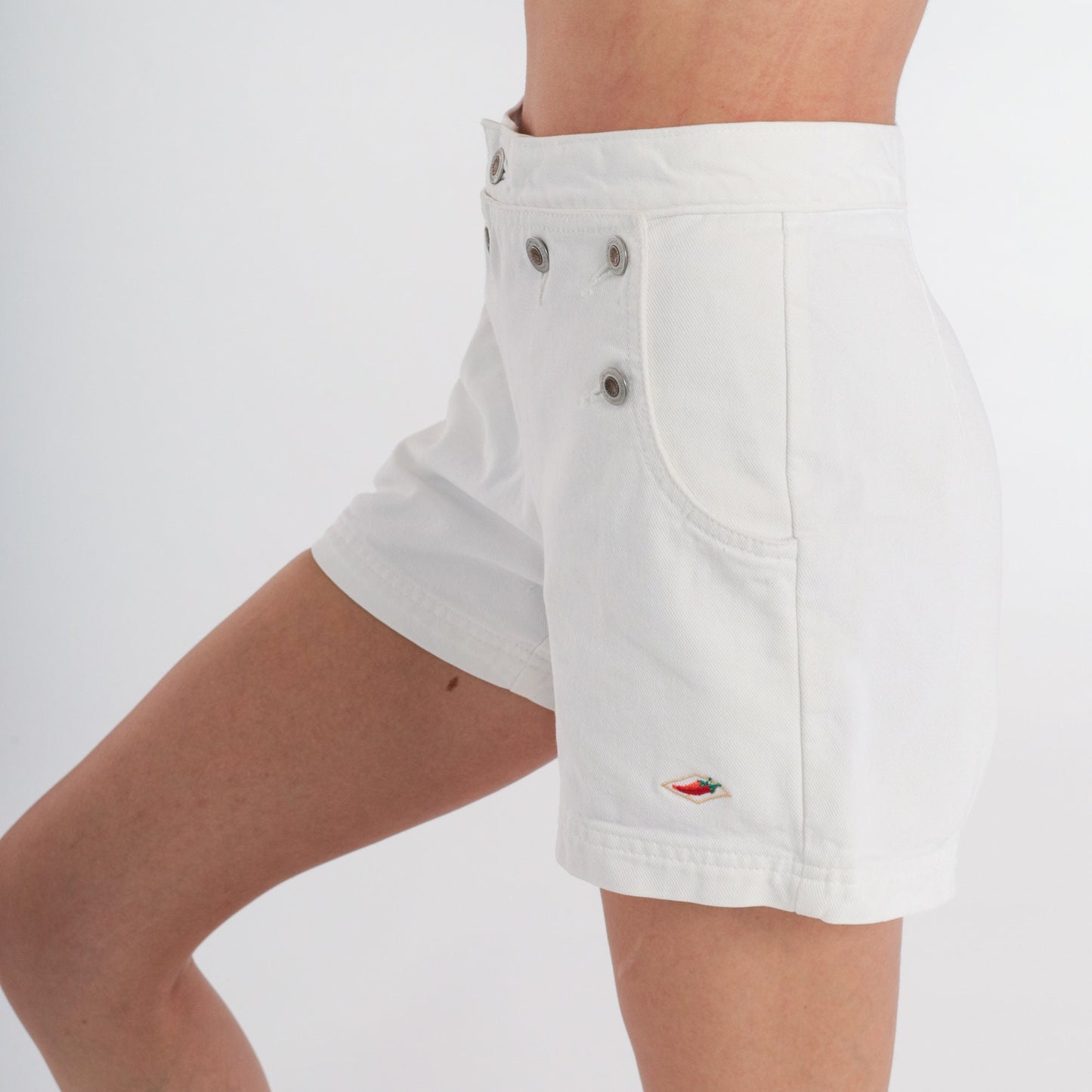 90s White Denim Shorts High Waist Chili Pepper Embroidered Jean Shorts Extra Small