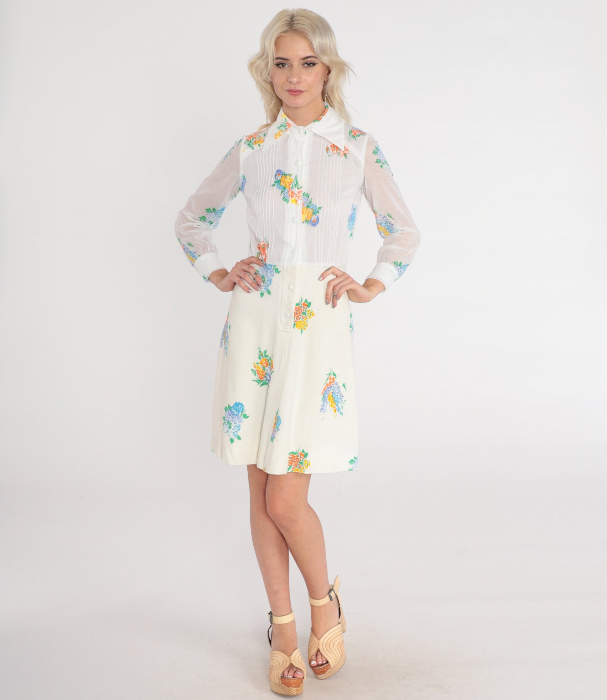 70s White Floral Mini Dress Dagger Collar High Waisted Button Up Long Sleeve Extra Small