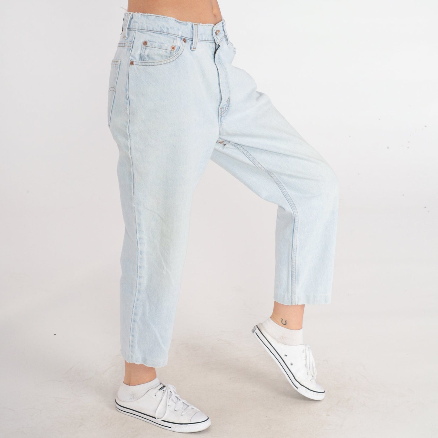 90s Levi's 512 High-Rise Mom Jeans Light Wash Tapered Cropped Medium Short