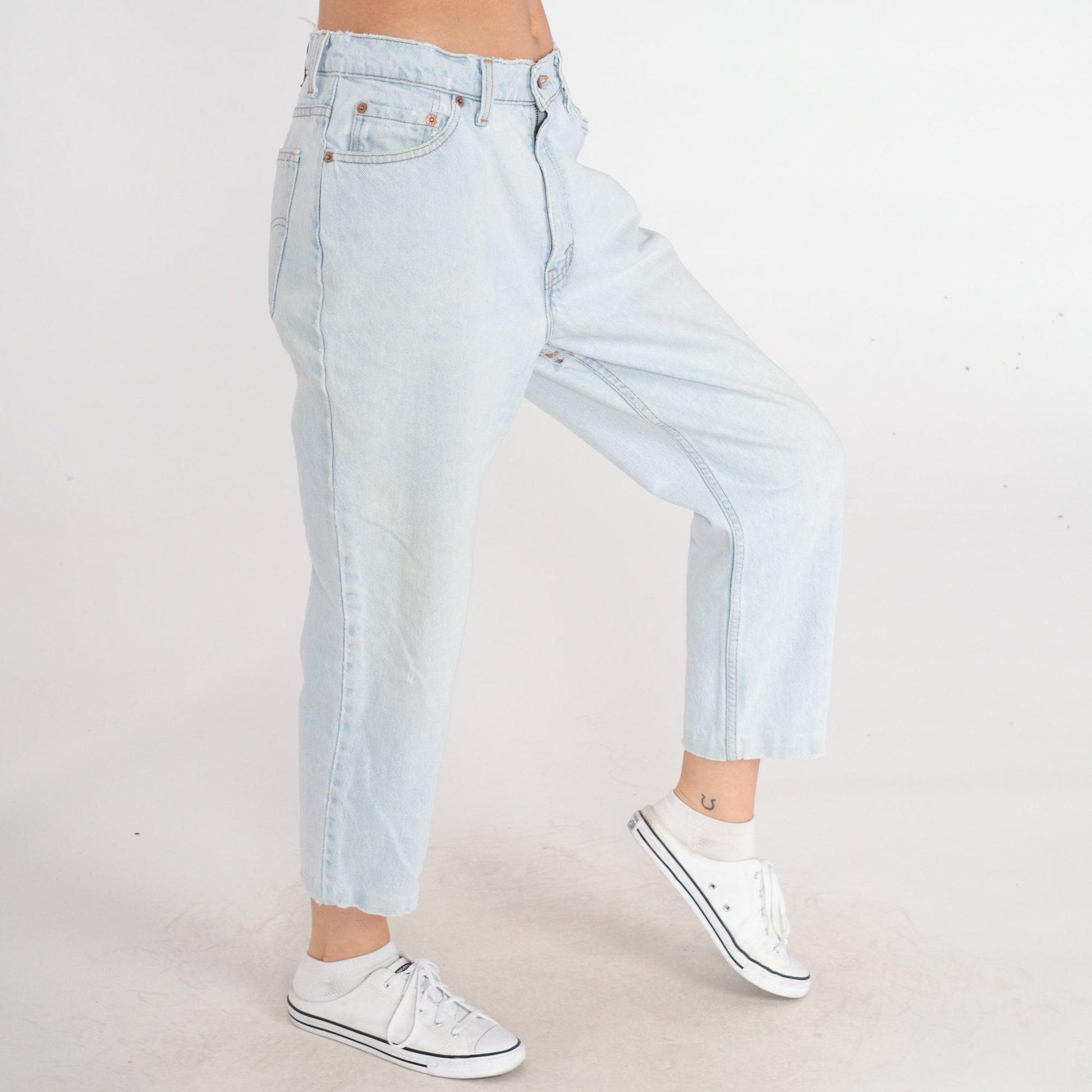 90s Levi's 512 High-Rise Mom Jeans Light Wash Tapered Cropped Medium Short