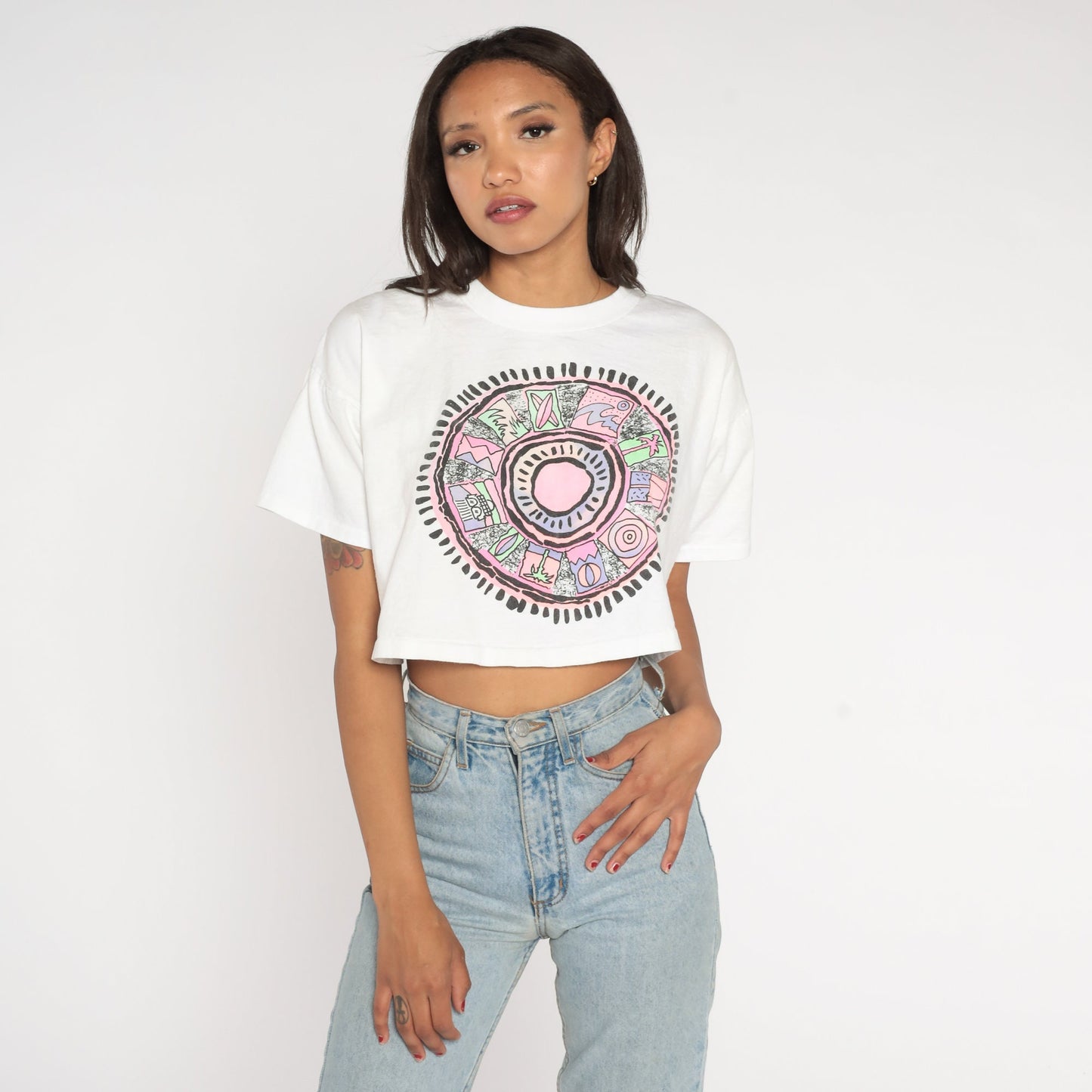 90s Crop Top White Beach Medallion Graphic T-Shirt Small