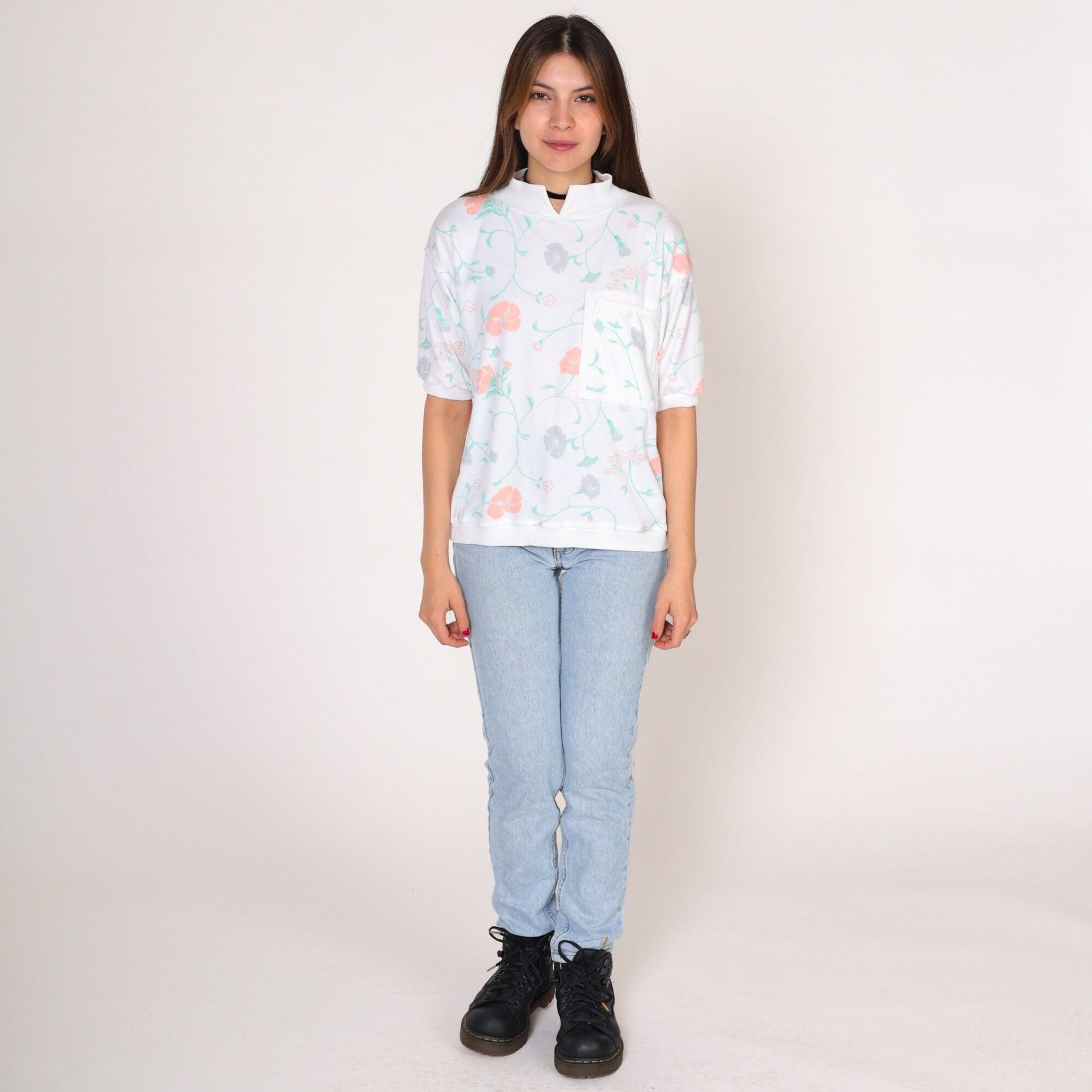 90s Floral White Shirt Chest Pocket Notched Neck Tee Small S
