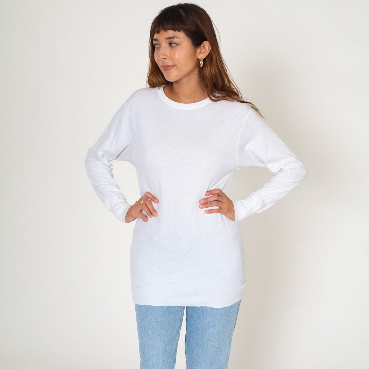 90s Plain White Long Sleeve Crewneck Tee Cotton Blend Medium
