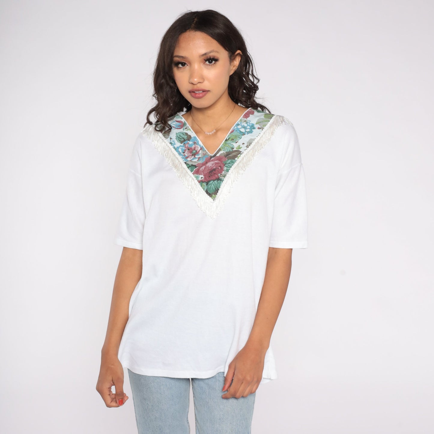 1990s Floral Studded Western Yoke T-Shirt White V-Neck Fringe Cowgirl Large
