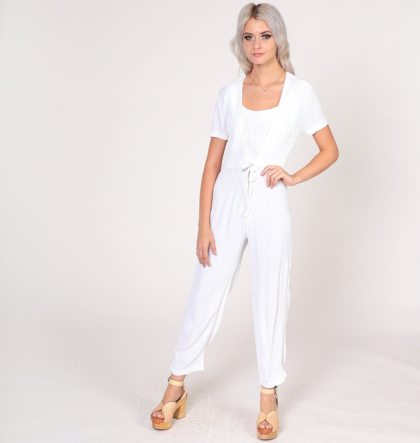 90s White Floral Eyelet Jumpsuit Tie-Front Vest Short Sleeve Extra Small