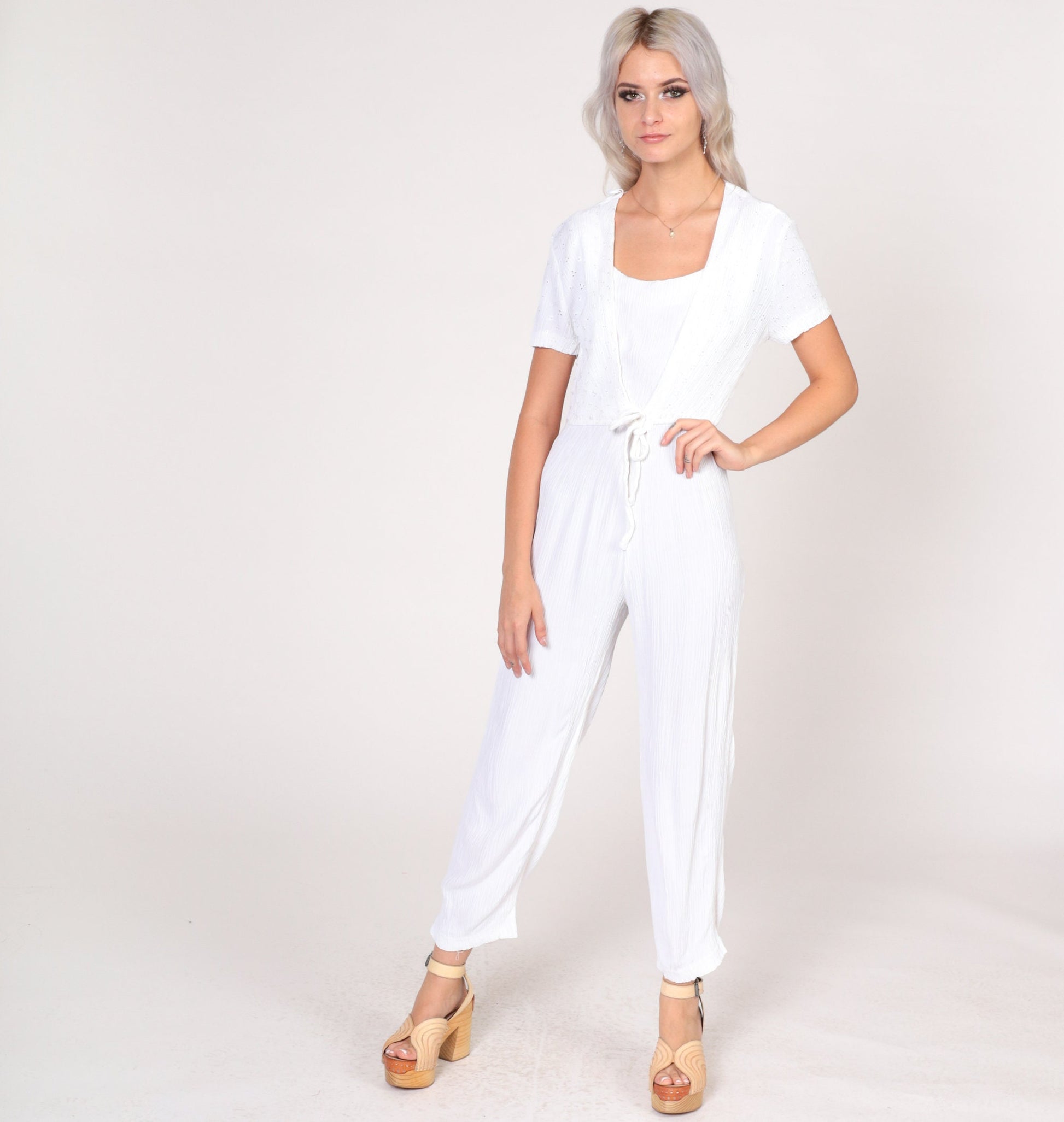 90s White Floral Eyelet Jumpsuit Tie-Front Vest Short Sleeve Extra Small