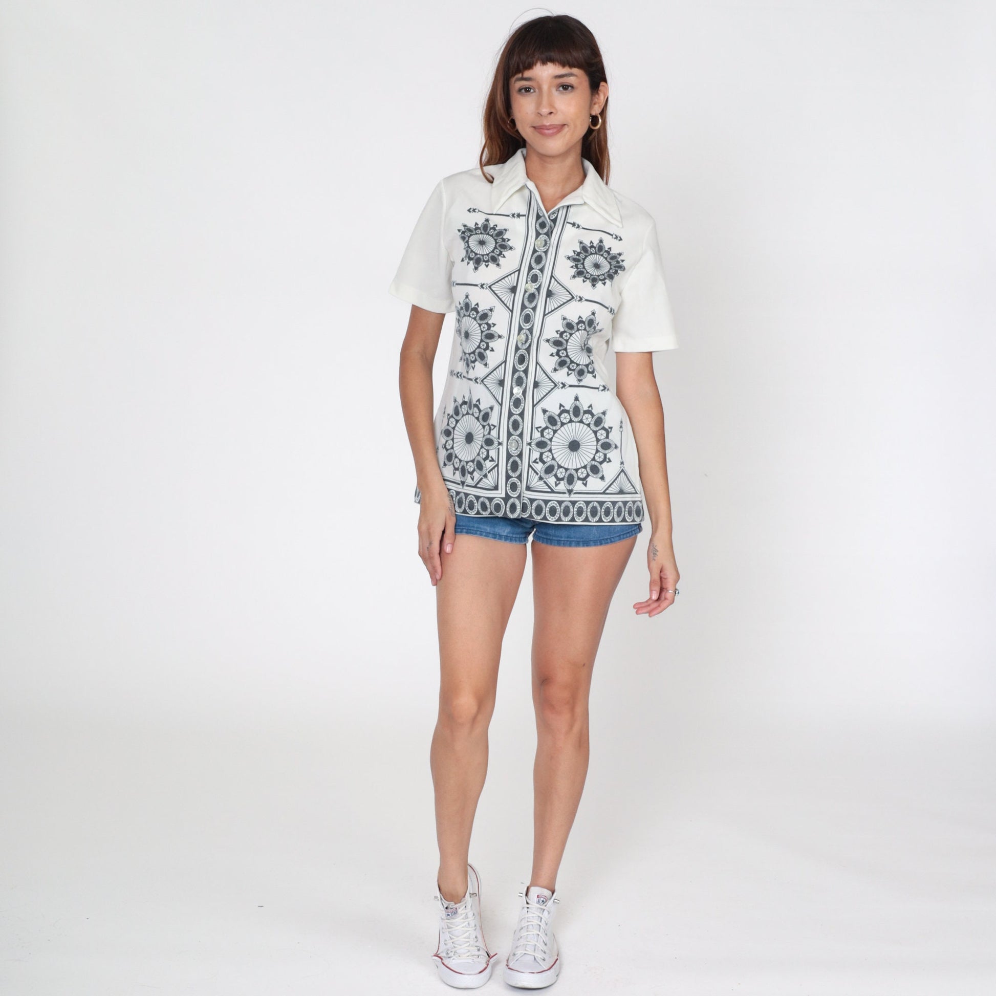 70s Geometric Mandala White Button-Up Blouse Short Sleeve Medium