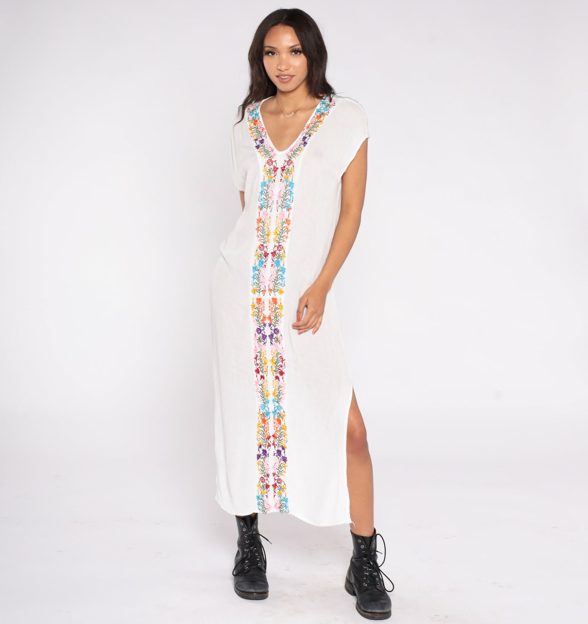 Y2K White Floral Embroidered Midi Dress Cap Sleeve V-Neck Side Slit Medium